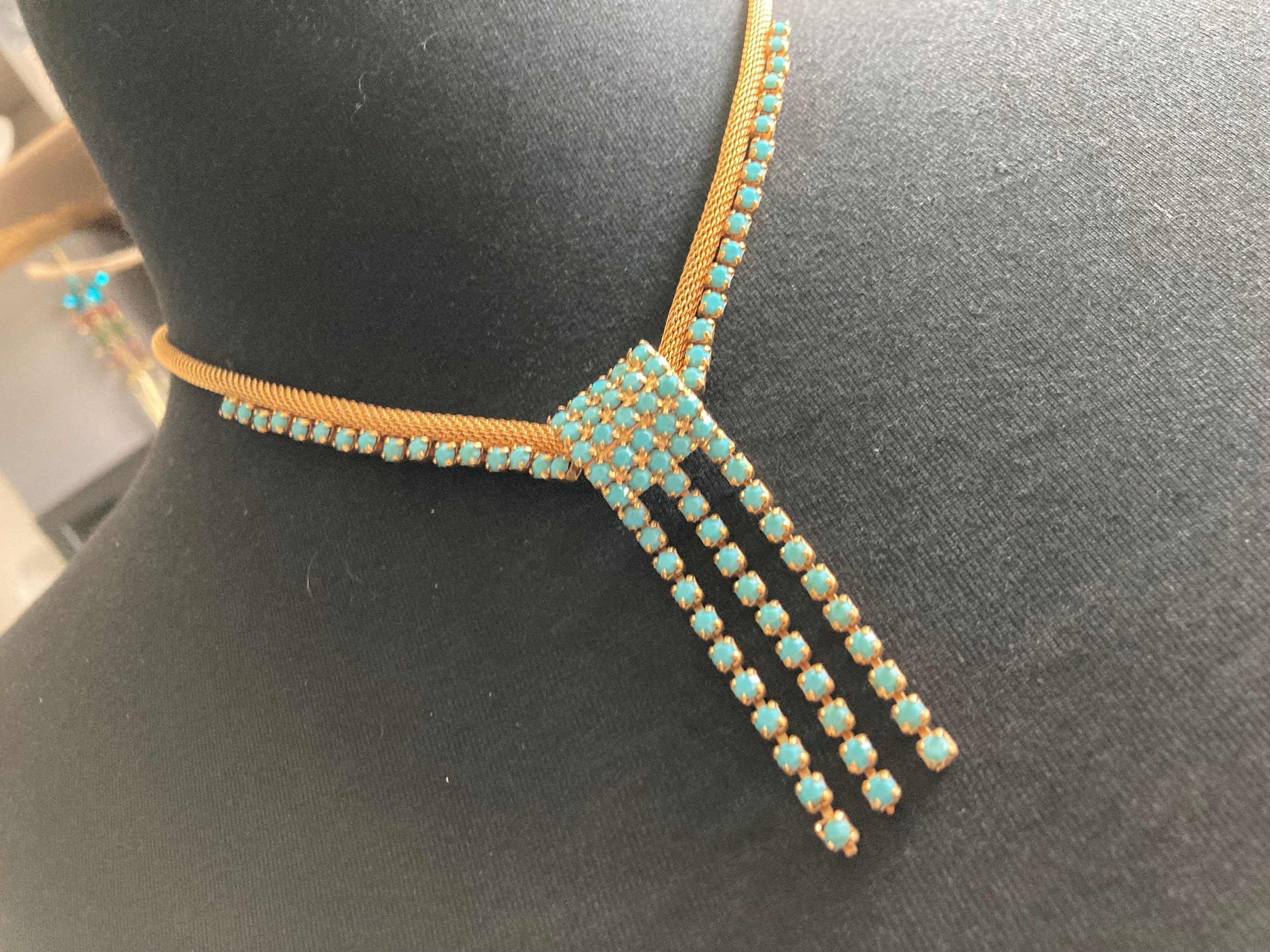 Vintage gold tone mesh lariat drop necklace with turquoise glass paste stones