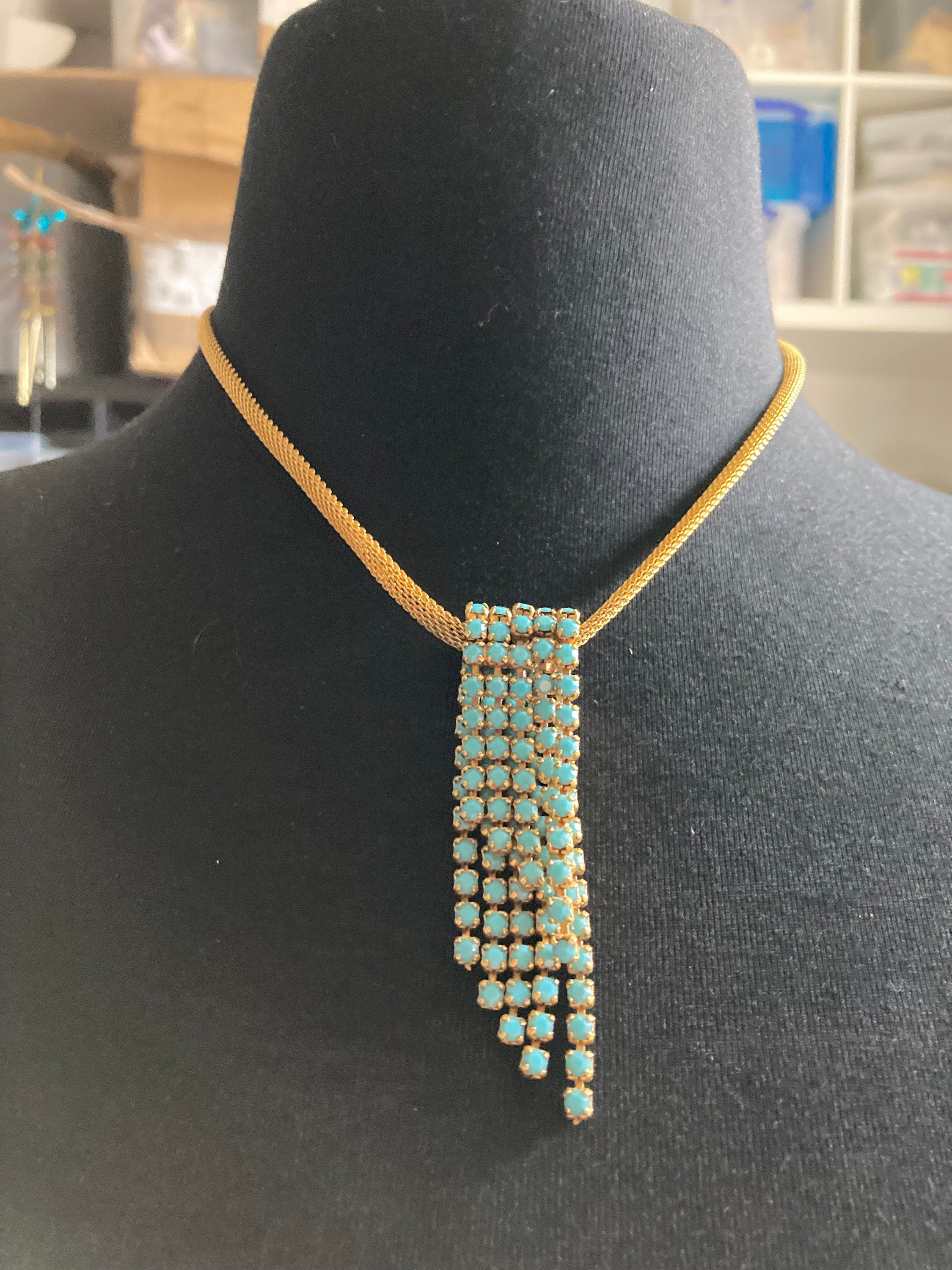Vintage gold tone mesh lariat drop necklace with turquoise glass paste stones