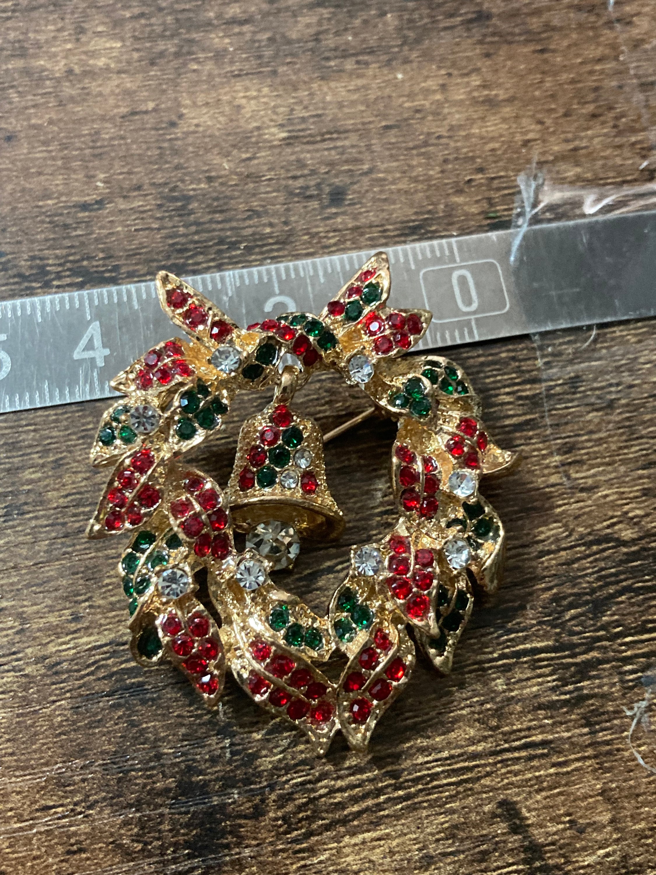 Retro Gold Tone and coloured diamanté rhinestone paste Christmas Wreath and hanging bell Brooch