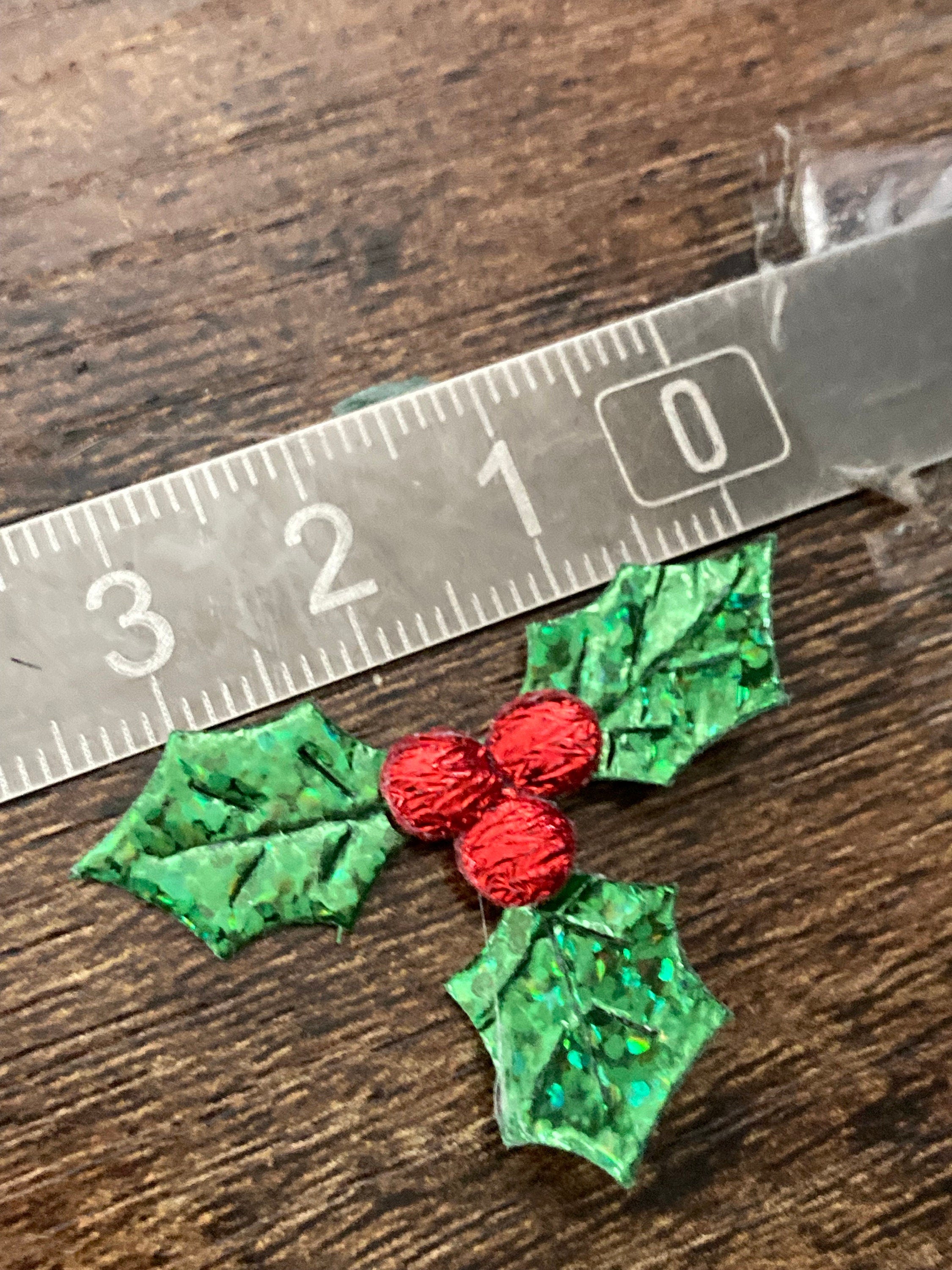 Pack 100 small paper christmas cracker craft decorations choice of crowns or holly