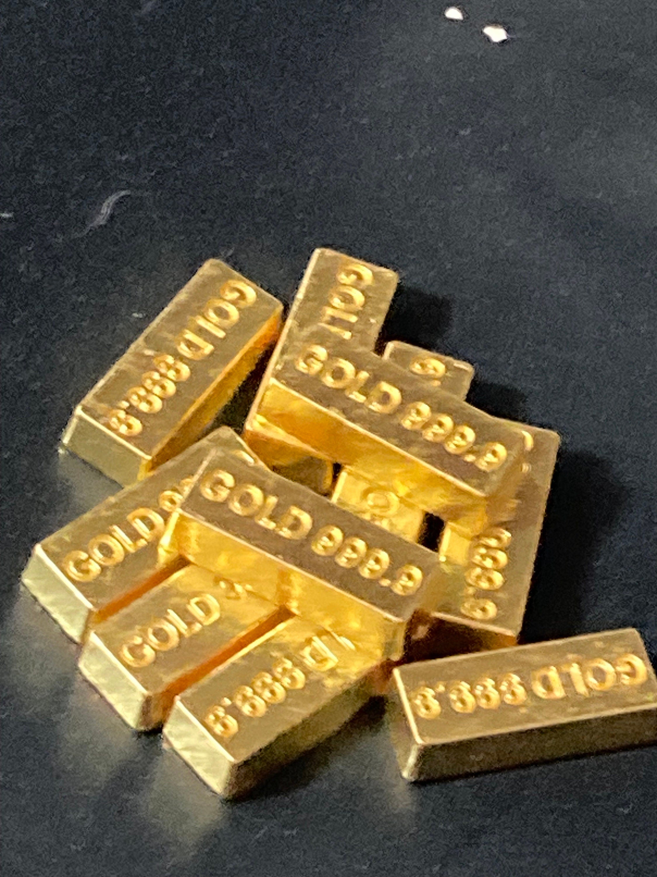Miniature Gold Bullion Bars: 10-Pack Dollhouse Cake Topper Decorations