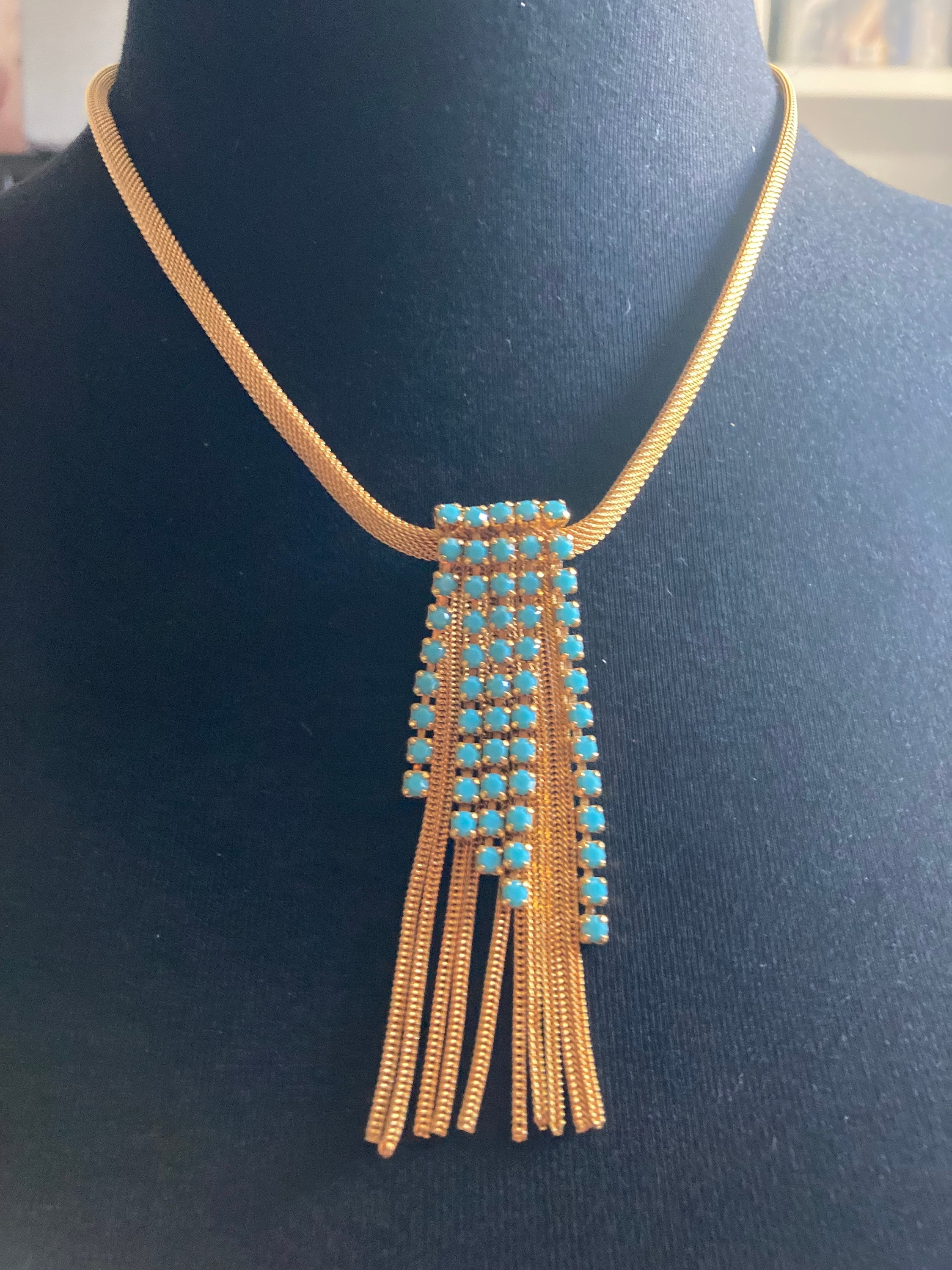Vintage gold tone mesh lariat drop necklace with turquoise glass paste stones