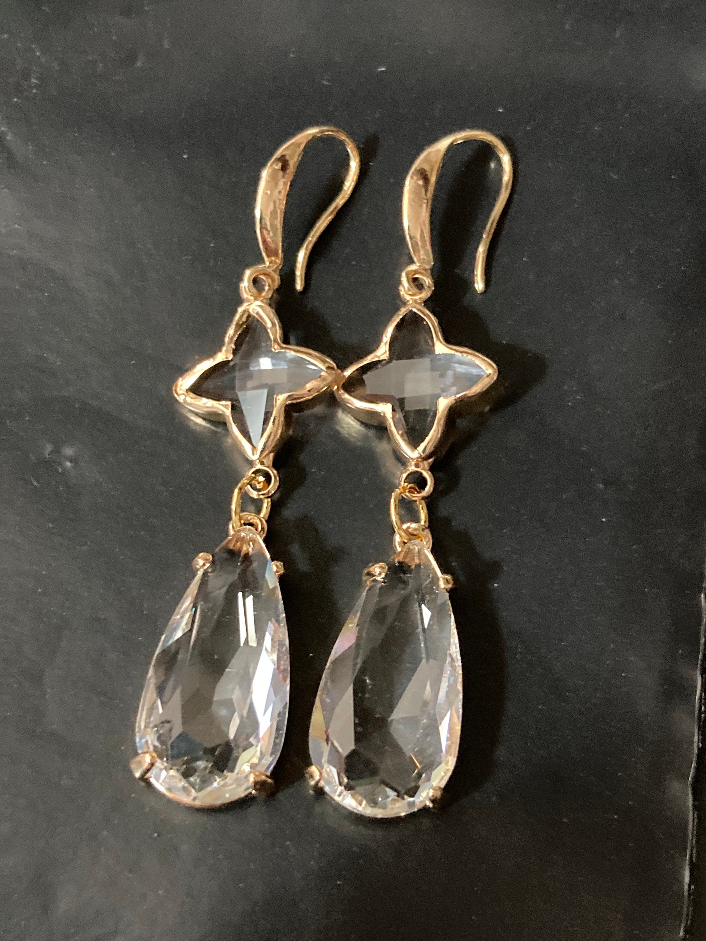 18k gold plated clear crystal teardrop clover charm dangly earrings pierced