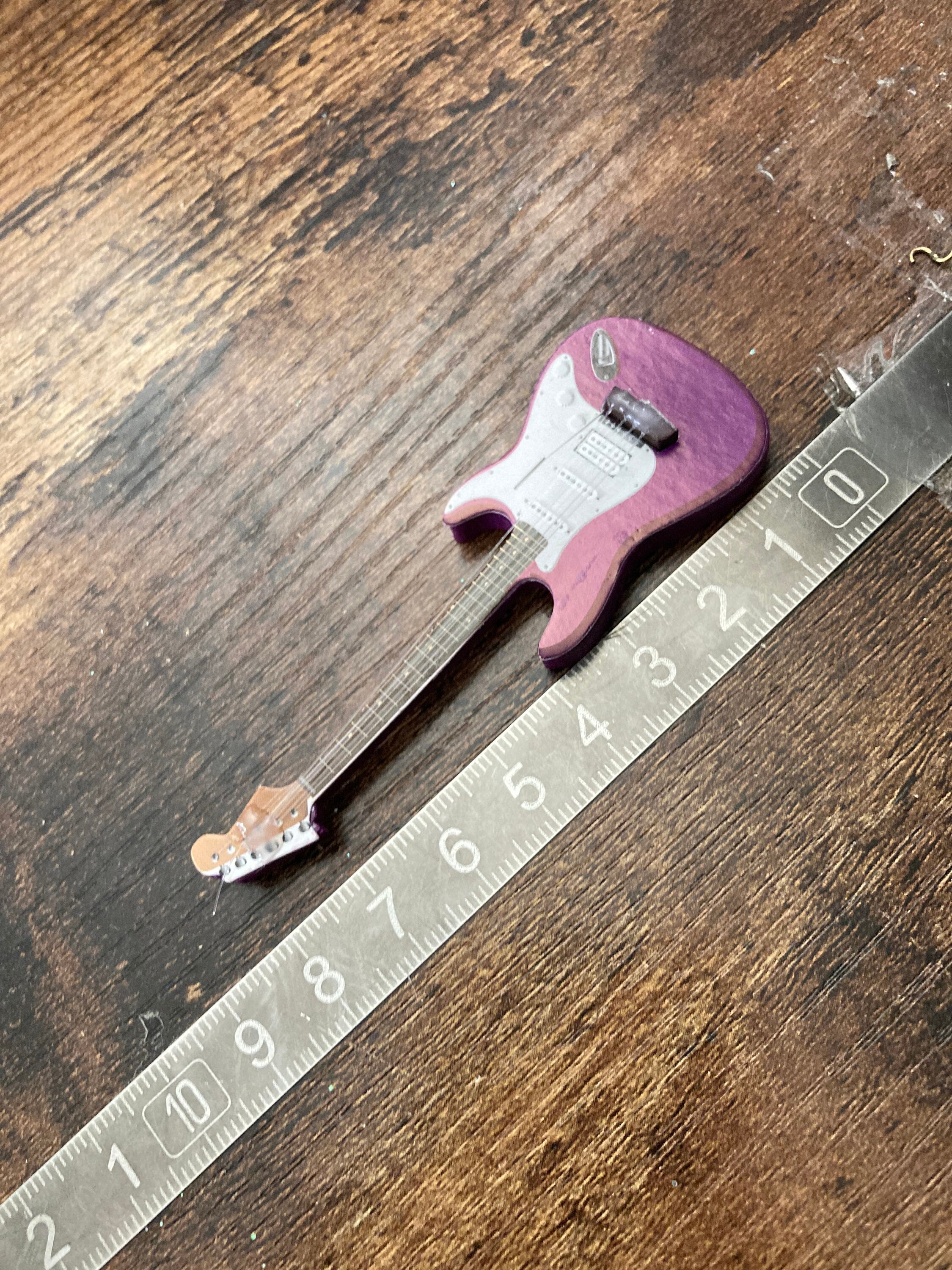 Purple Electric guitar cake topper decoration dolls house miniature musical instrument for rock guitarist