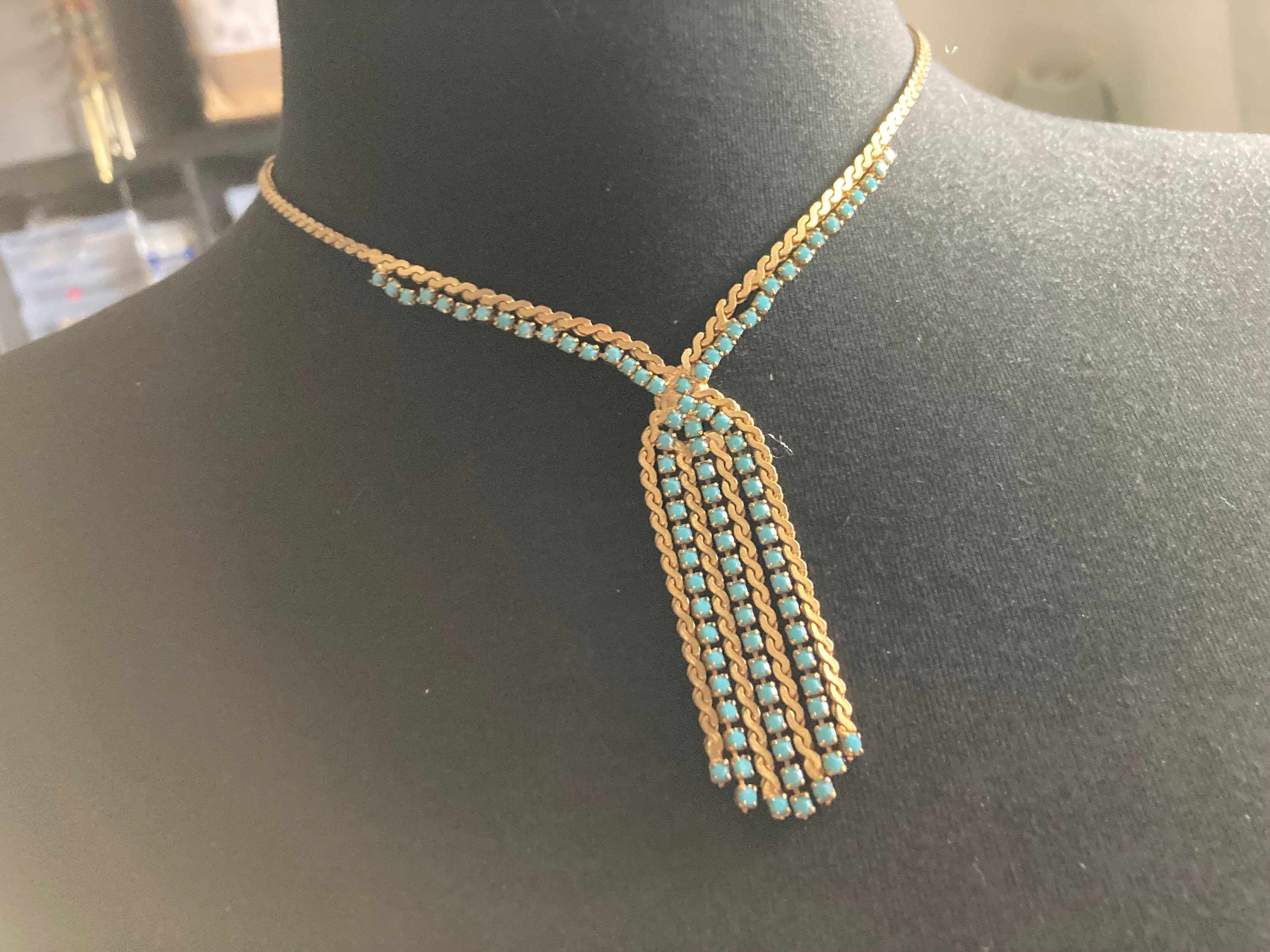 Vintage gold tone mesh lariat drop necklace with turquoise glass paste stones