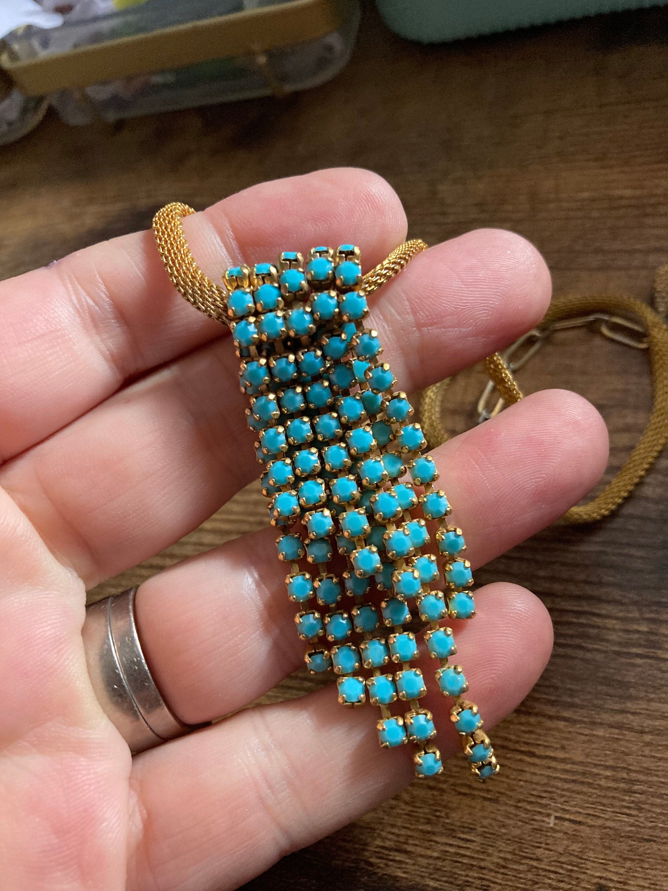 Vintage gold tone mesh lariat drop necklace with turquoise glass paste stones