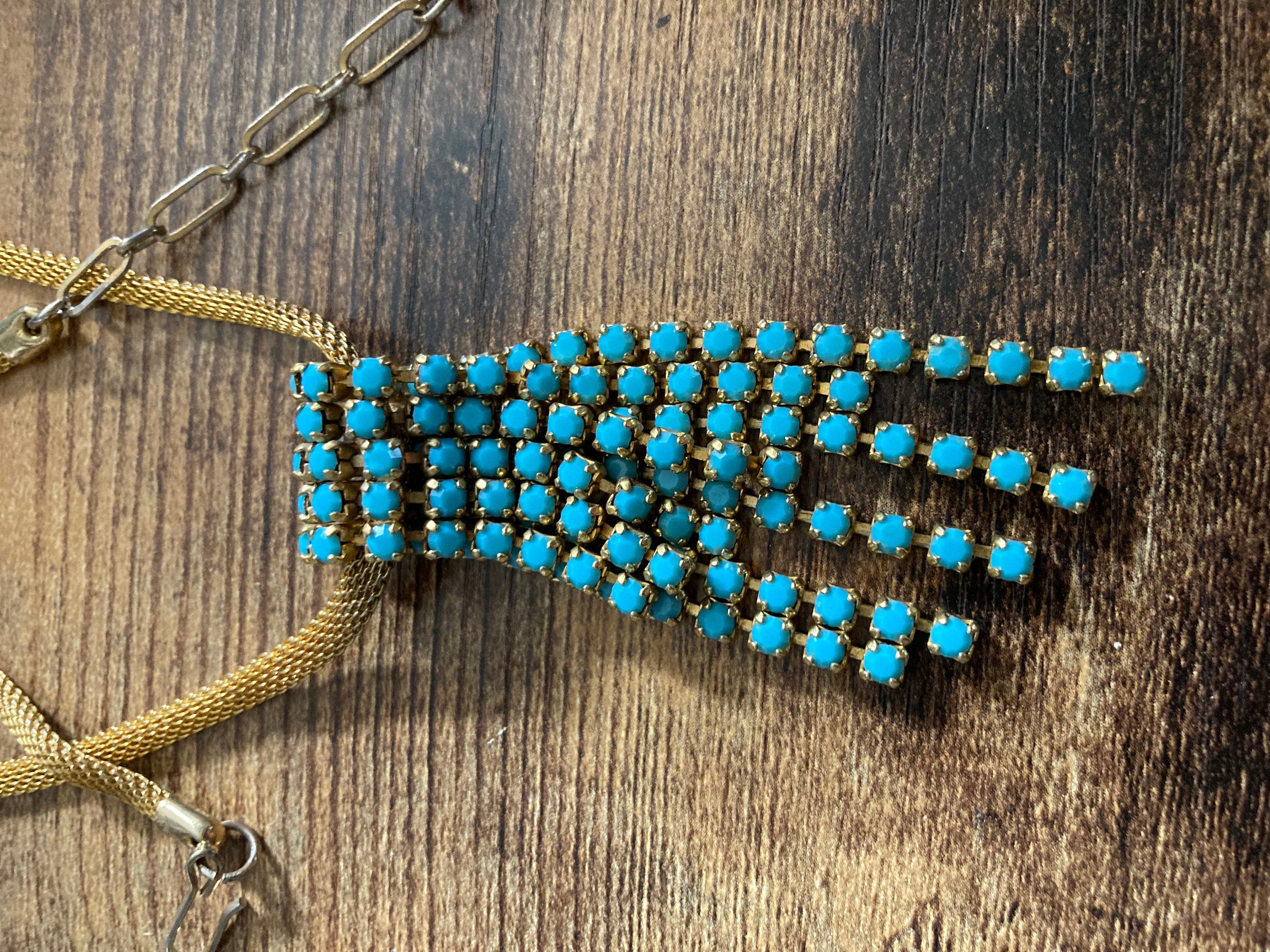 Vintage gold tone mesh lariat drop necklace with turquoise glass paste stones
