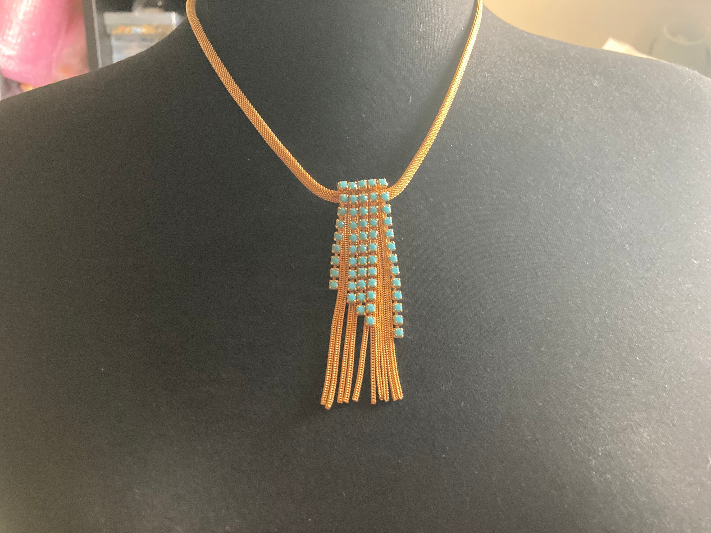 Vintage gold tone mesh lariat drop necklace with turquoise glass paste stones