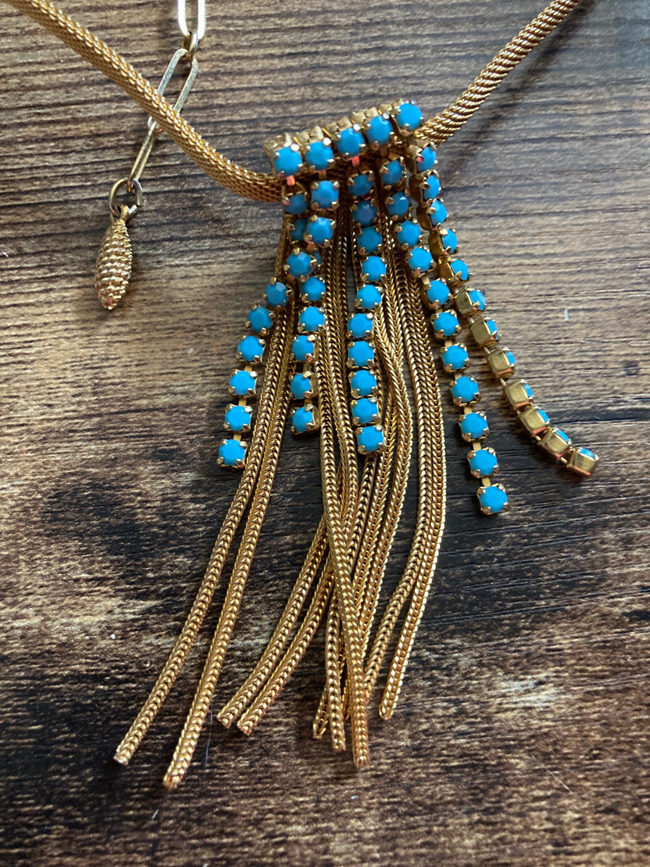 Vintage gold tone mesh lariat drop necklace with turquoise glass paste stones