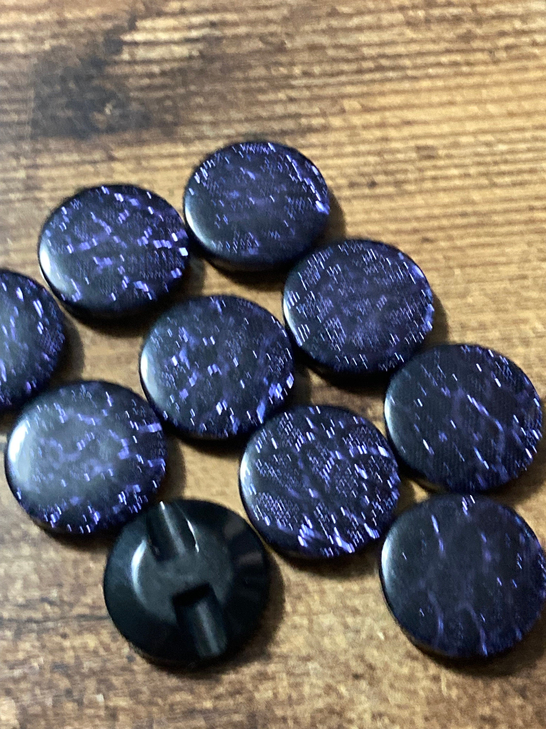 Set of 10 x 22mm plastic Violet Blue Purple snakeskin buttons glitter