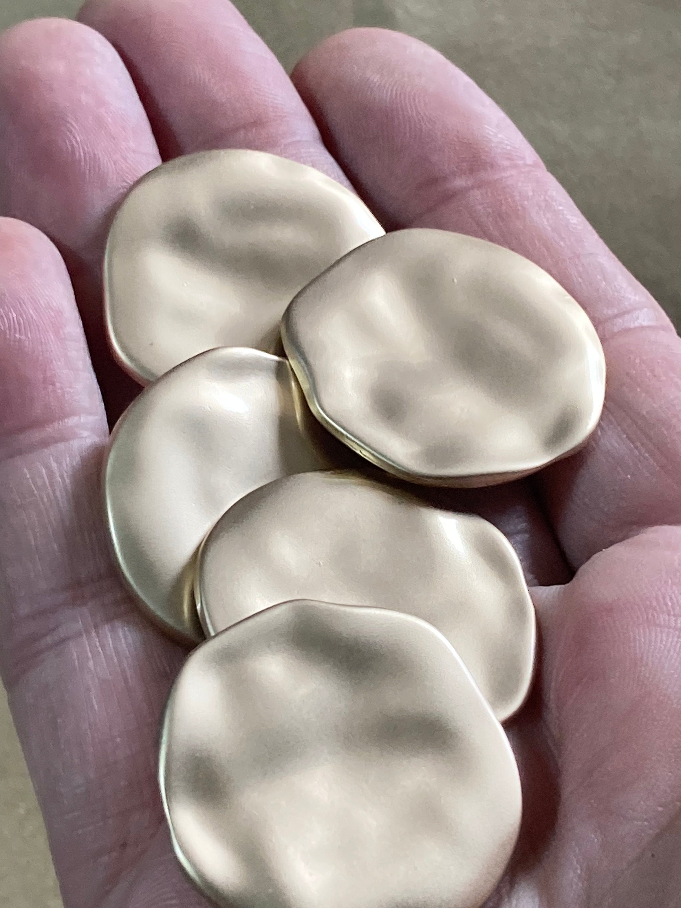 30mm Matt Gold round buttons, metal, Set of 5