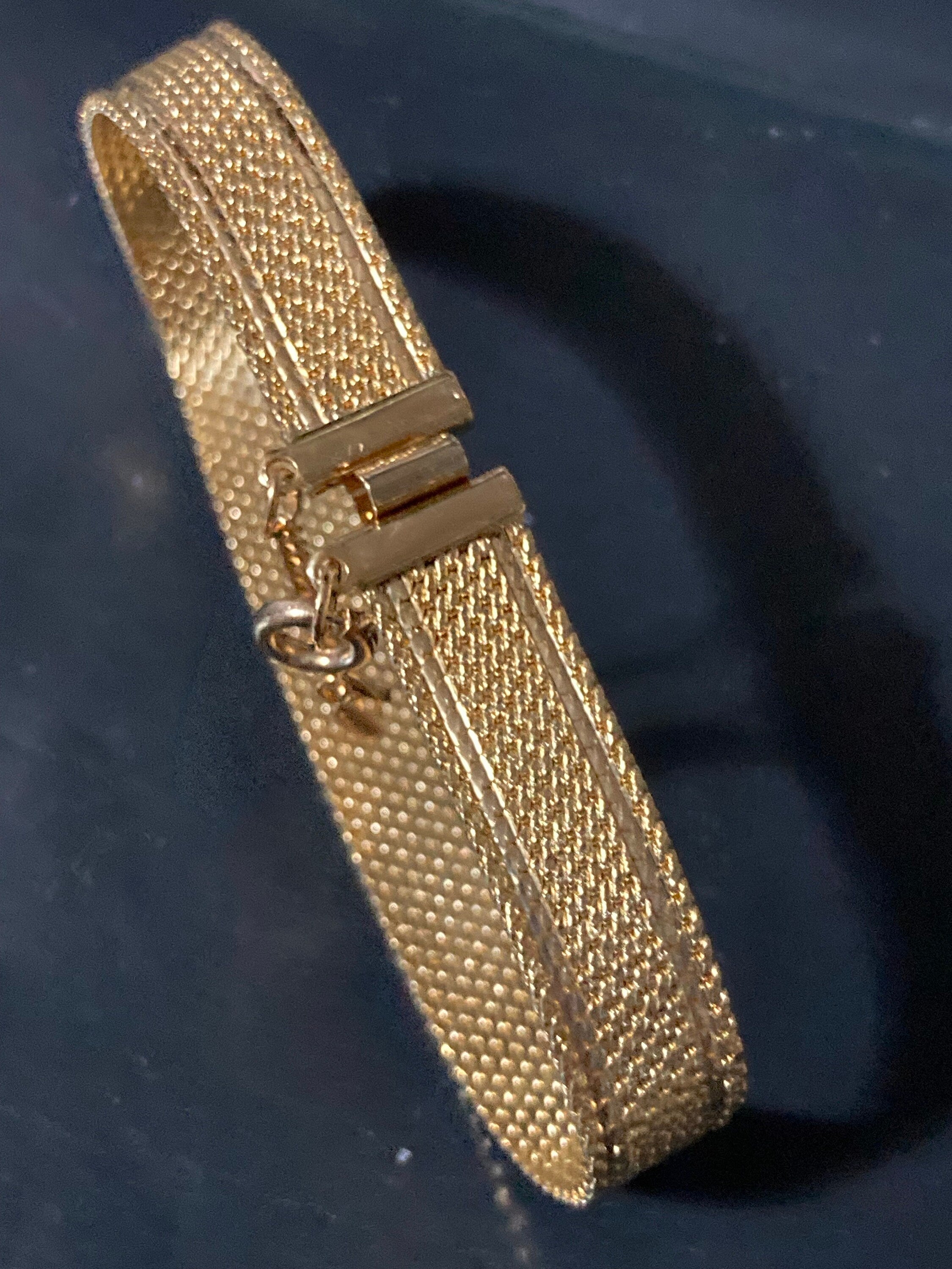 True Vintage pristine gold plated wide mesh flat link bangle bracelet 19 x 1cm old shop stock