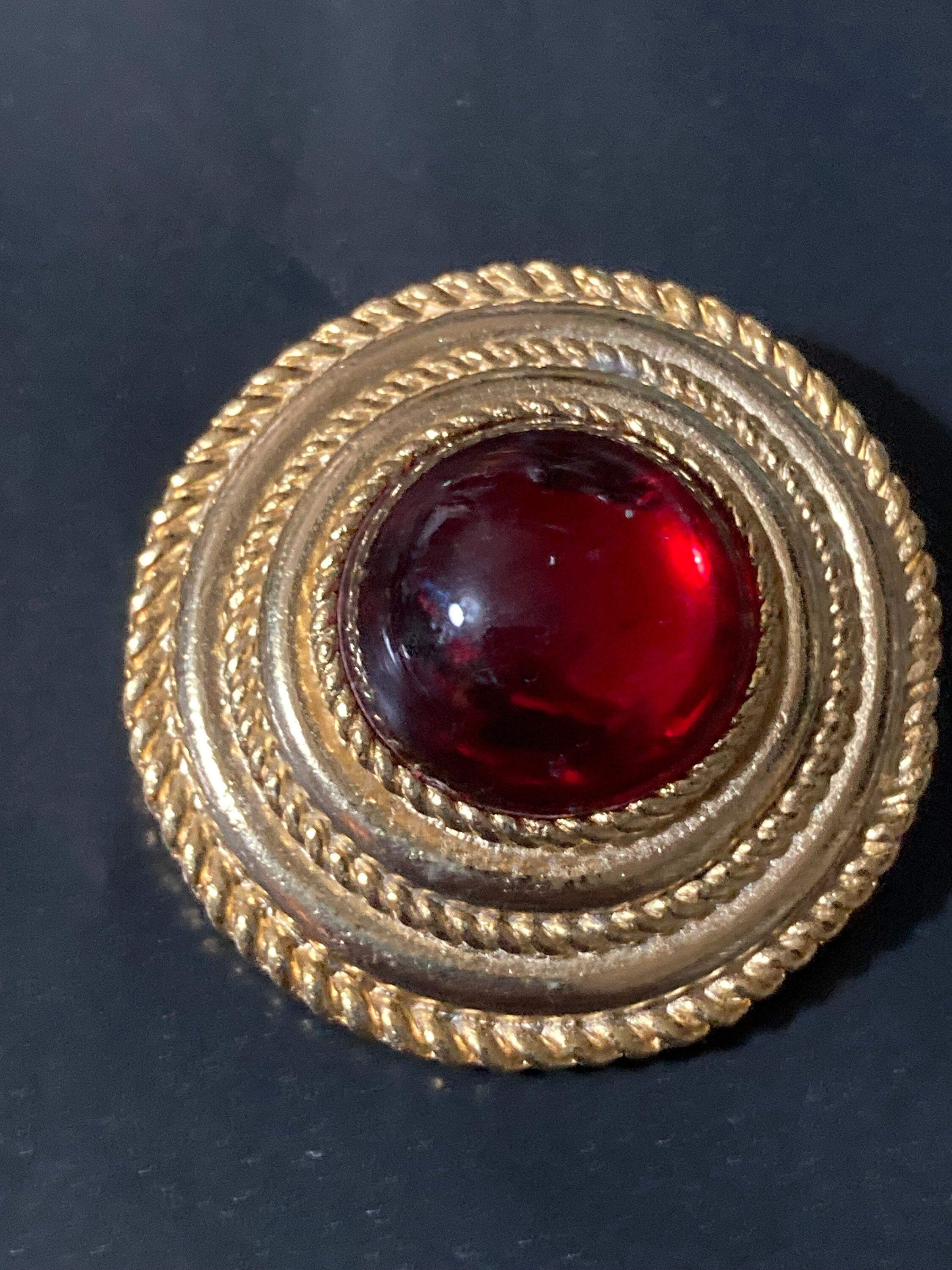 Vintage Gold Plated Scarf Clip Ring: Ruby Red Gripoix Style