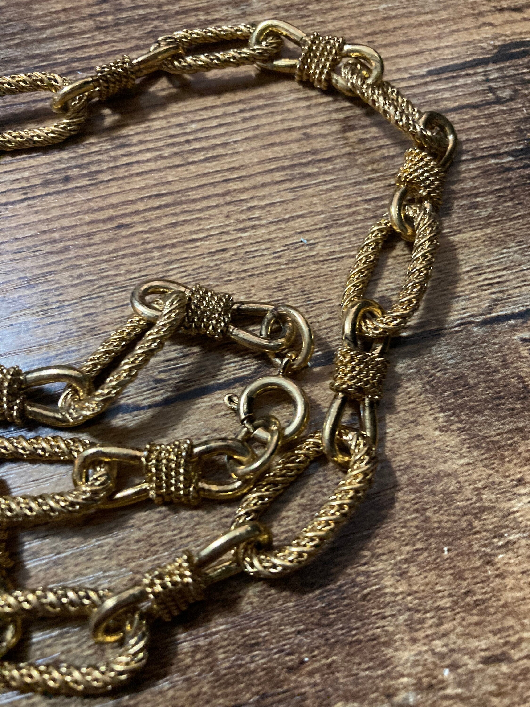 16.5” 42cm short 1980s antique gold tone nautical fancy link twist necklace for layering