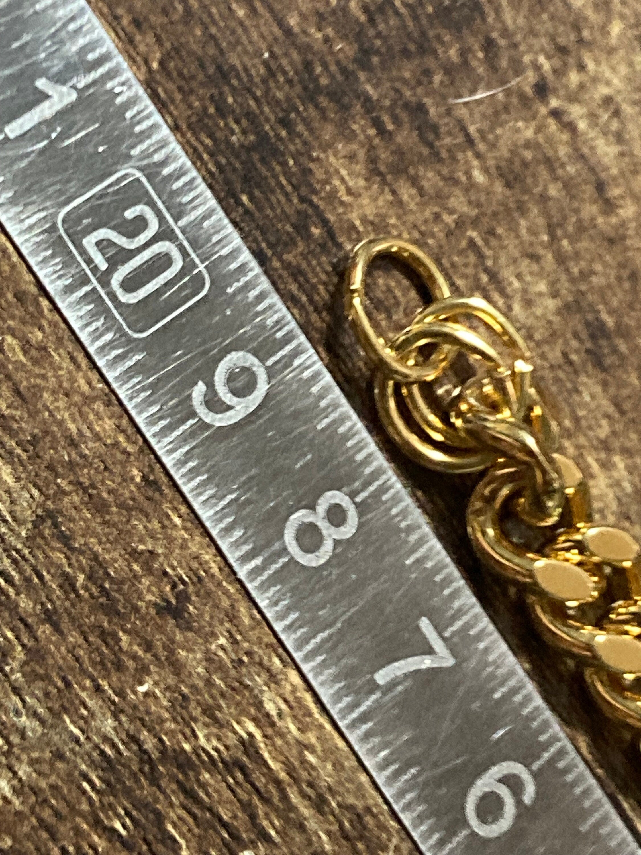 gold plated chunky 8mm wide flat curb link chain bracelet 19cm long