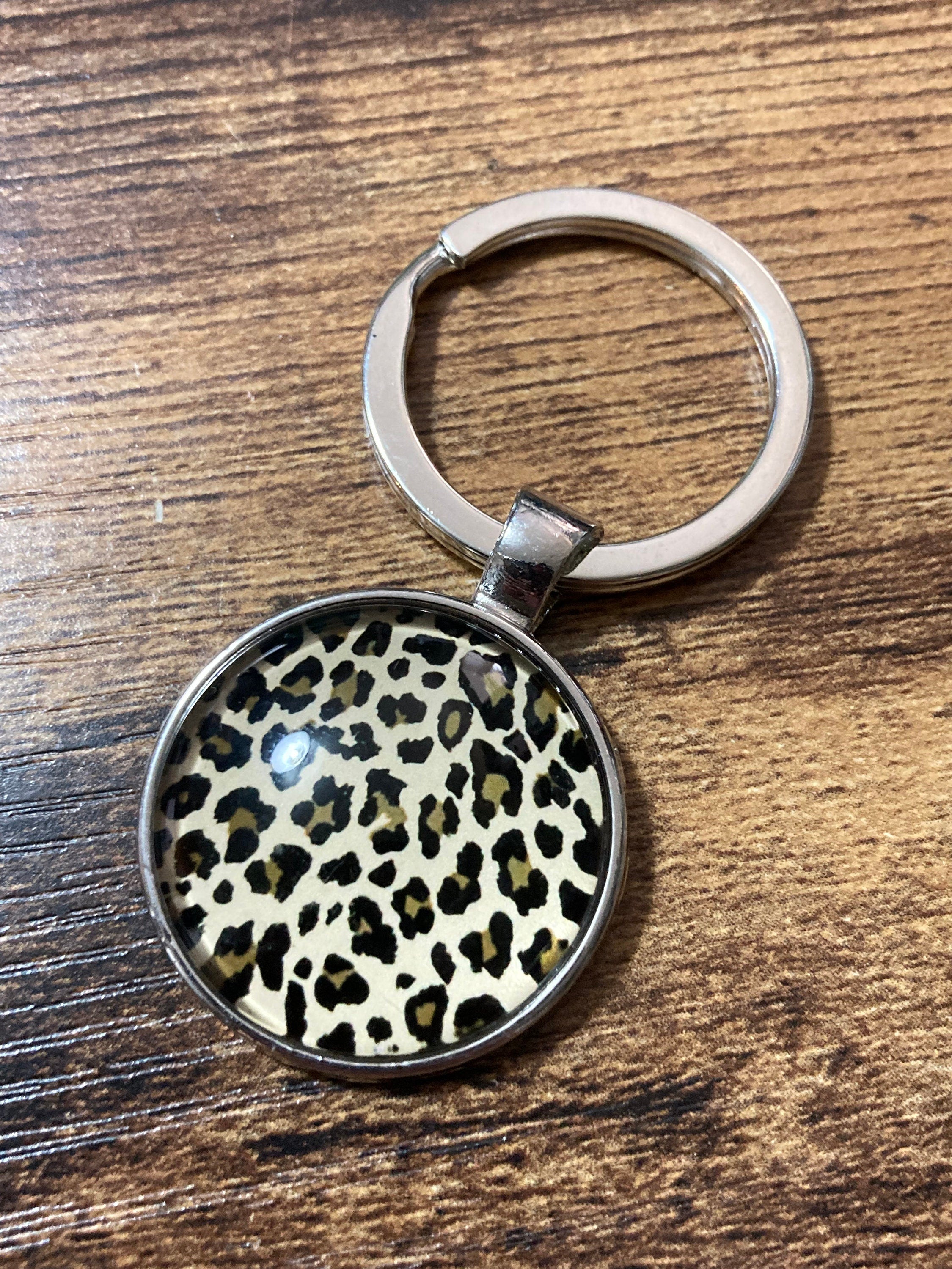 Design 2 brown leopard print keyring with 25mm glass cabochon