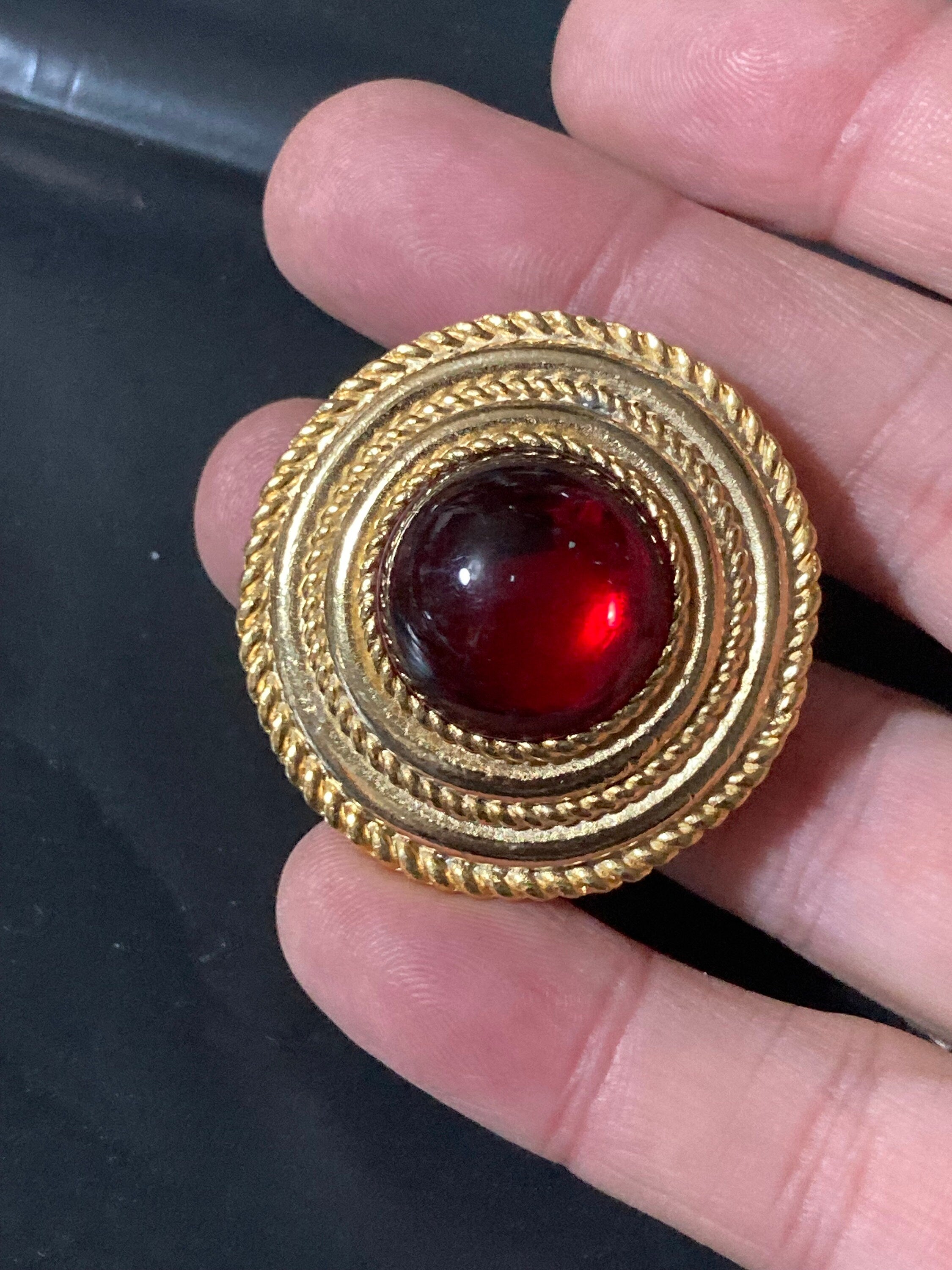 Vintage Gold Plated Scarf Clip Ring: Ruby Red Gripoix Style
