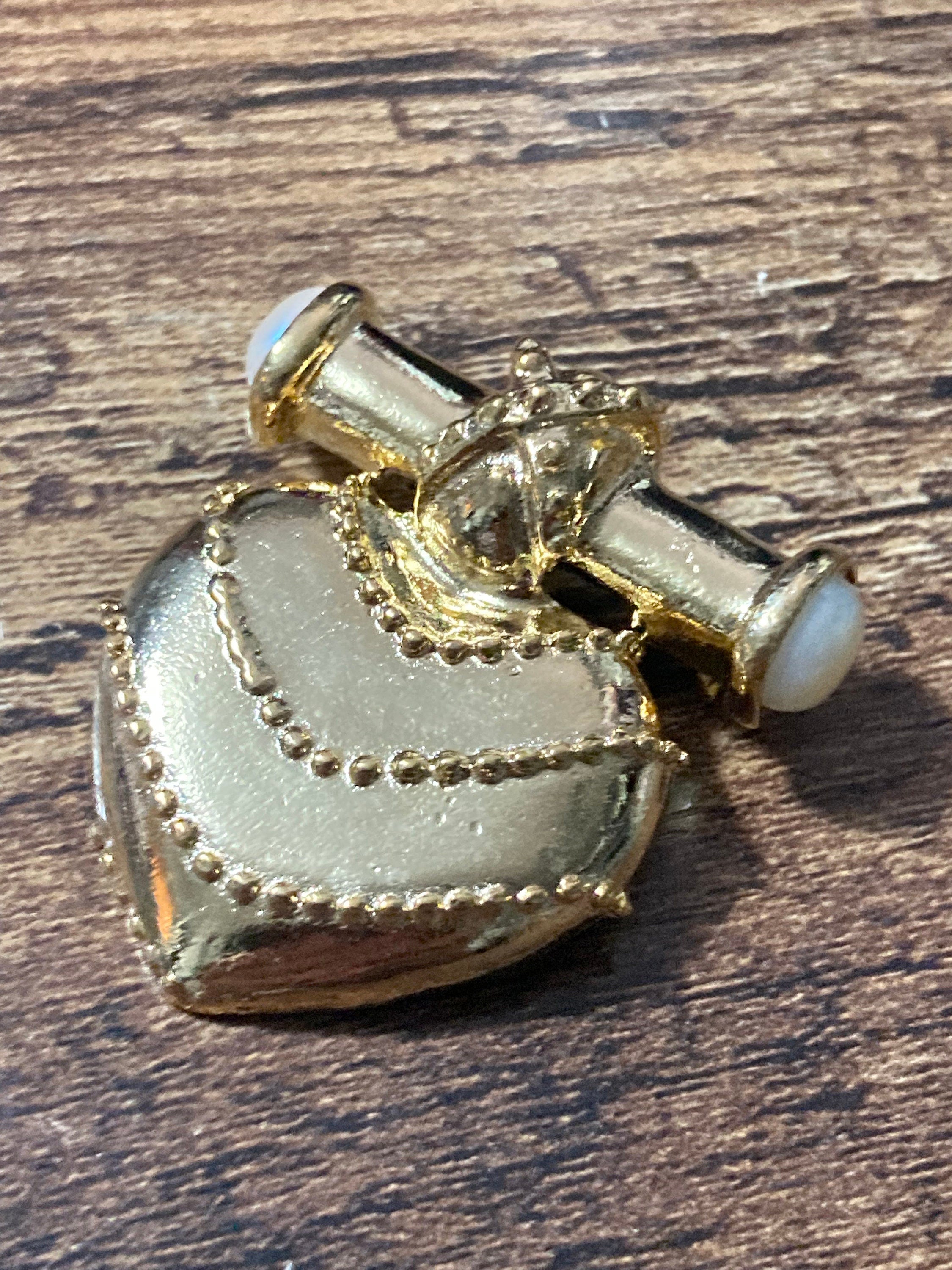 vintage gold plated faux pearl gripoix style dangly drop heart brooch