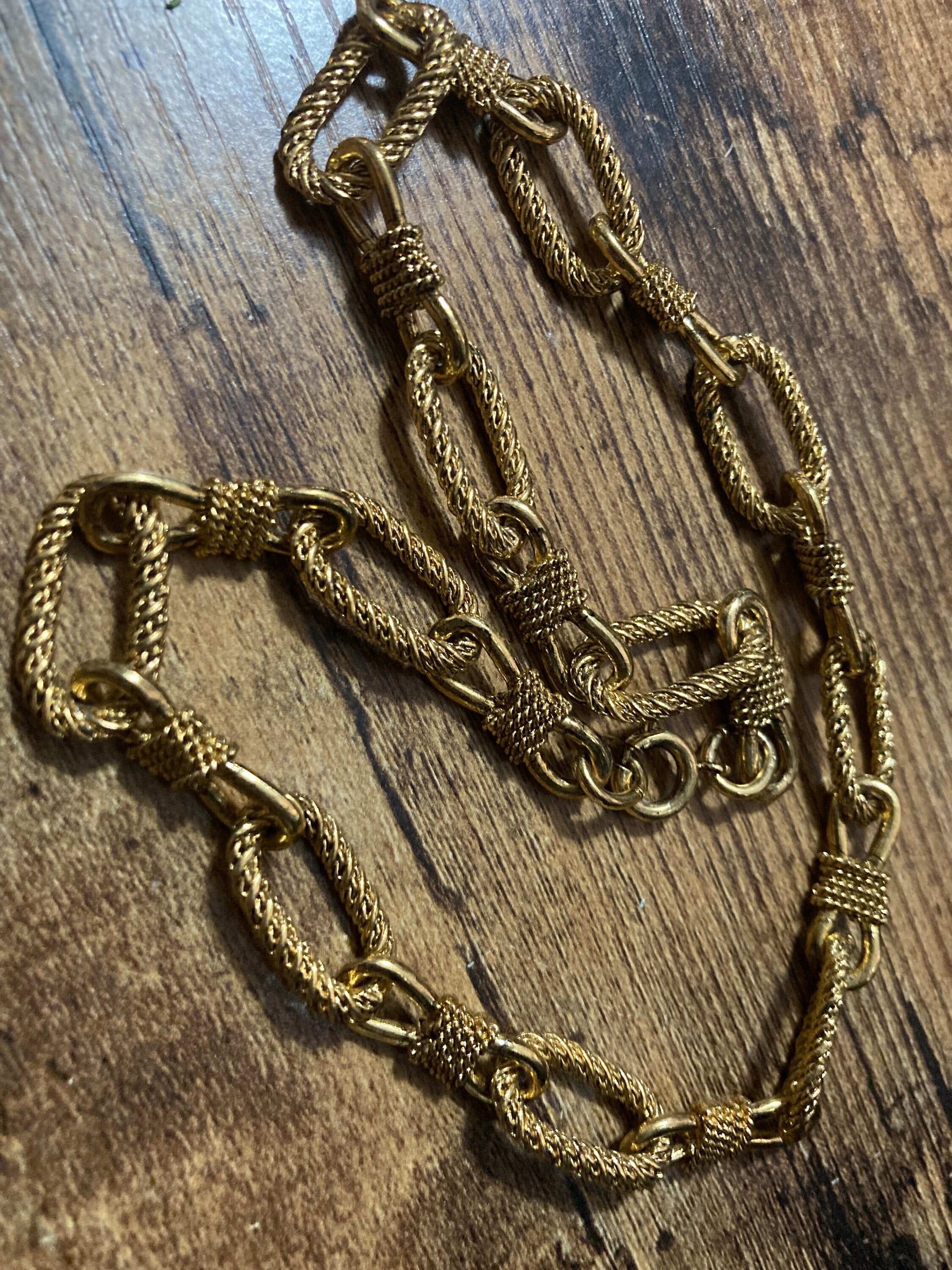 16.5” 42cm short 1980s antique gold tone nautical fancy link twist necklace for layering