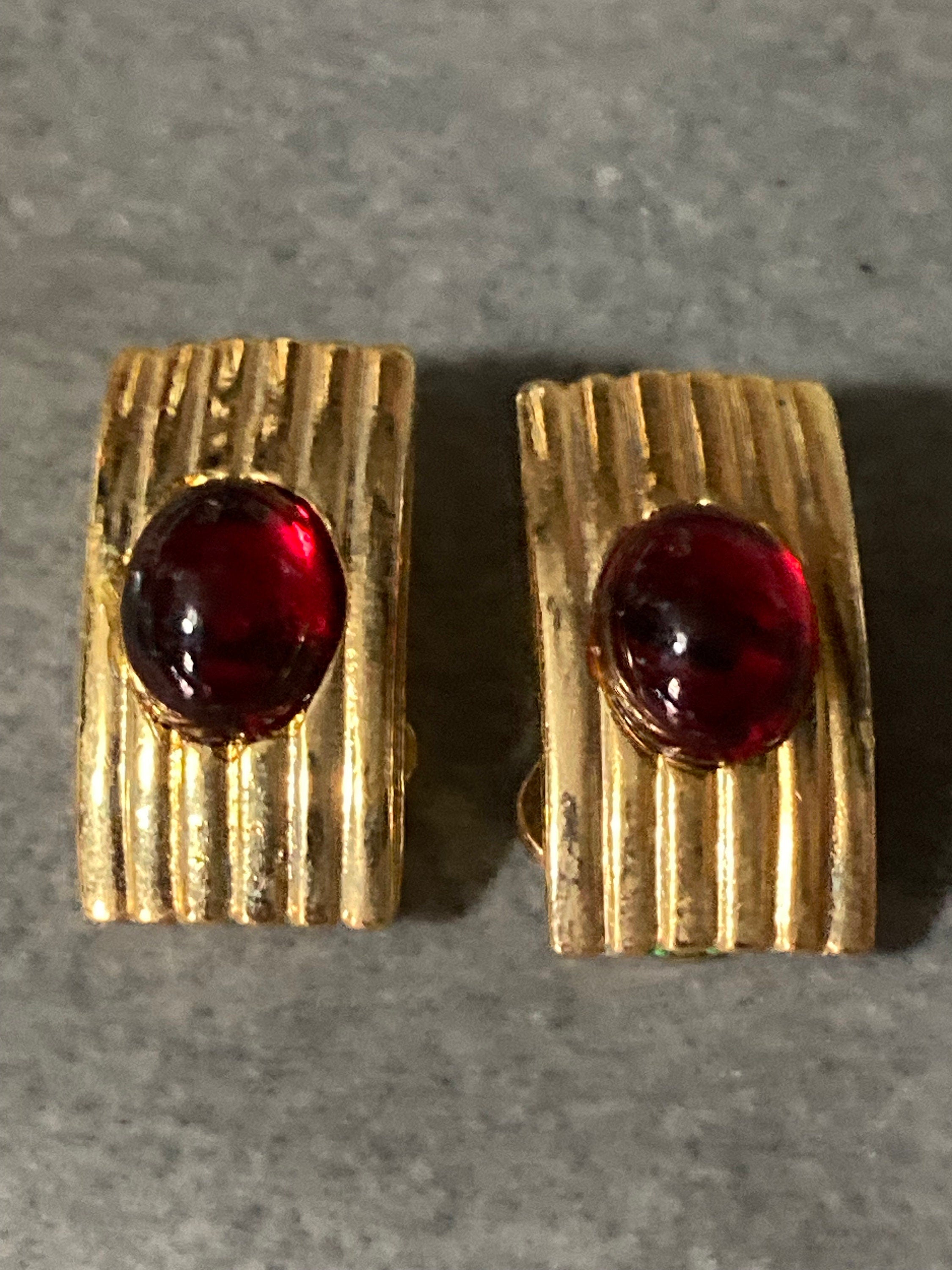 True vintage gold tone red cabochon rectangular clip on earrings, gripoix style genuine period old shop stock