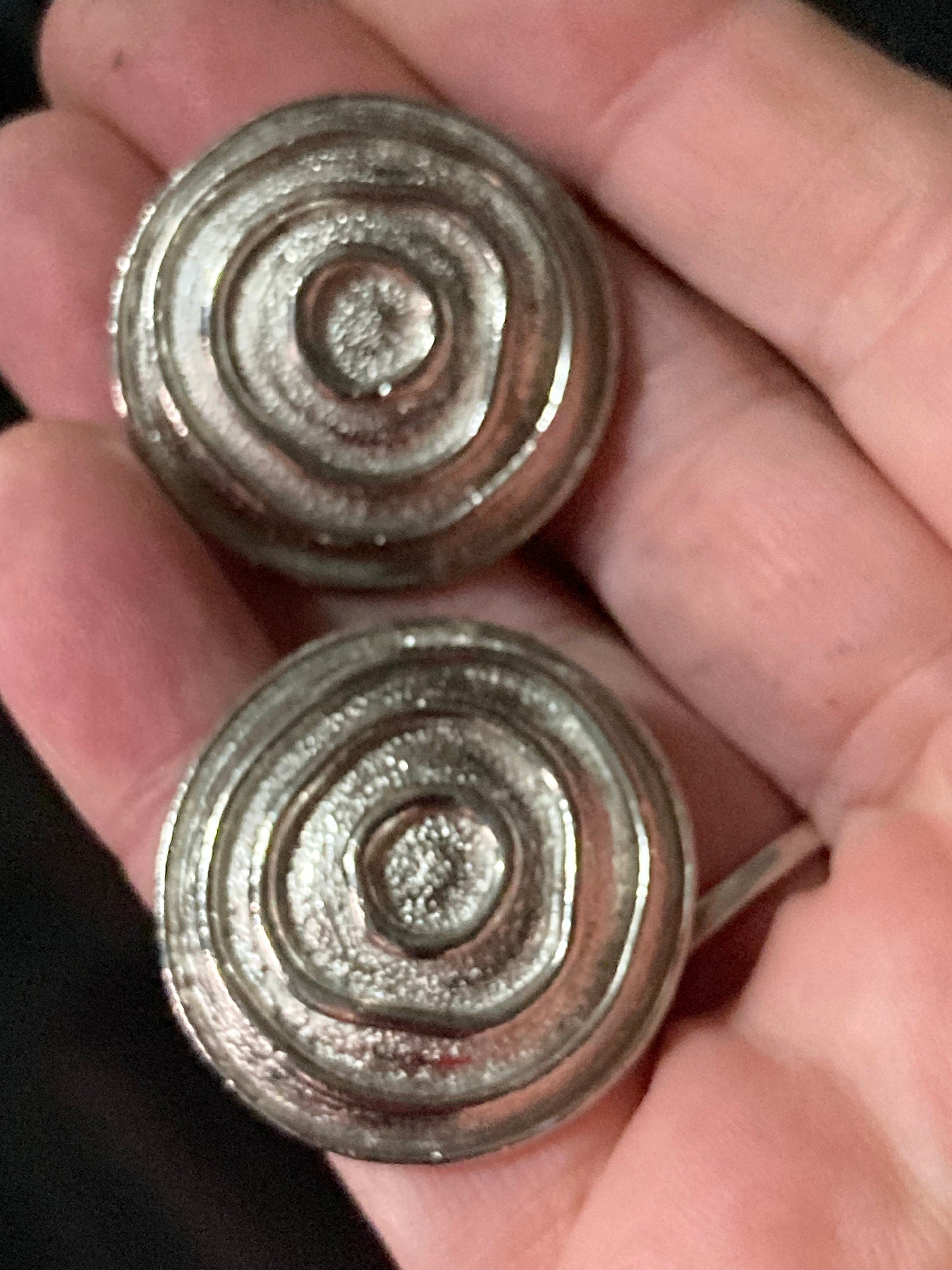 True vintage pristine oversized Matt silver Etruscan 3cm round disc button pierced stud earrings genuine period old shop stock