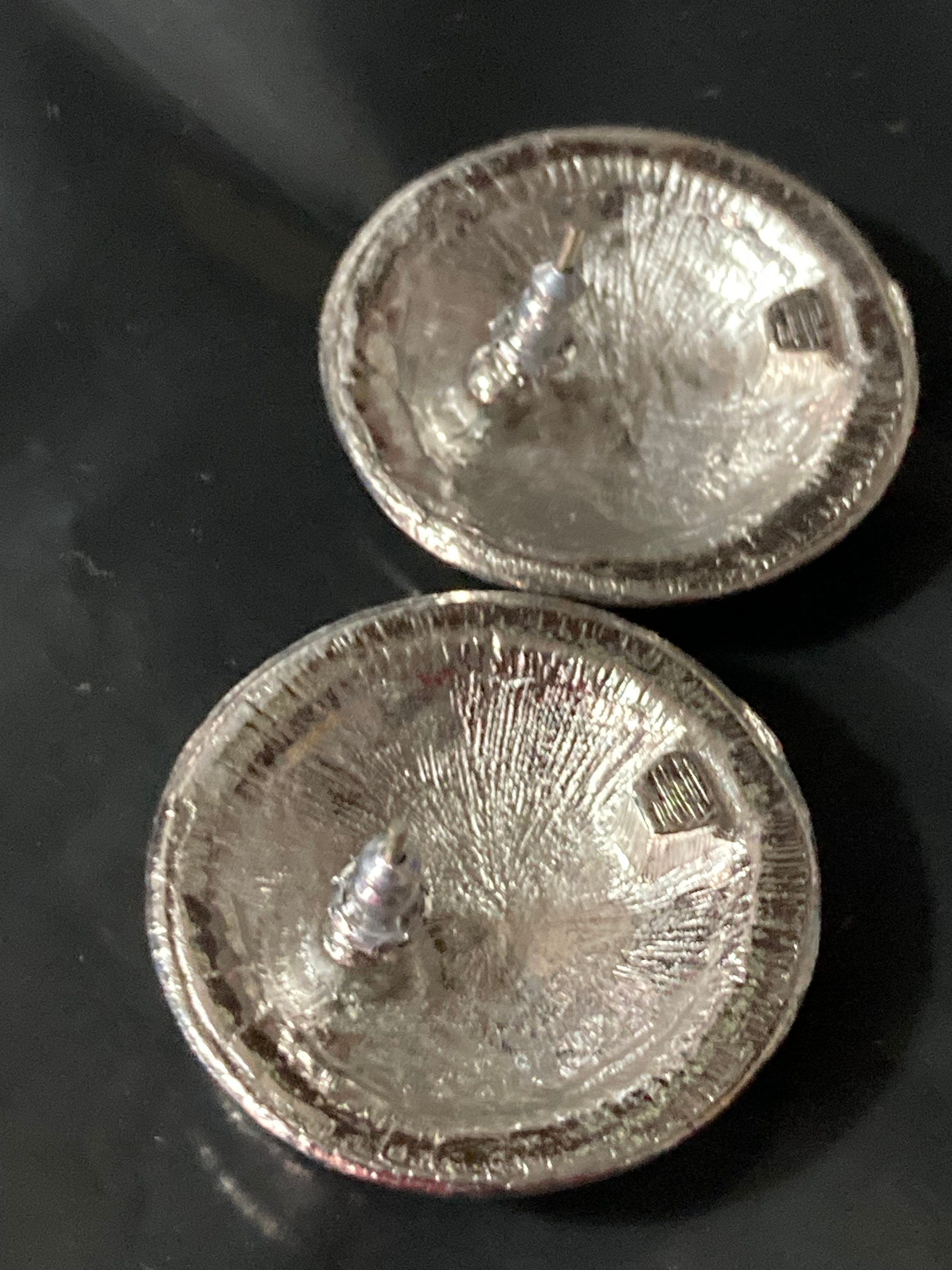 True vintage pristine oversized Matt silver Etruscan 3cm round disc button pierced stud earrings genuine period old shop stock