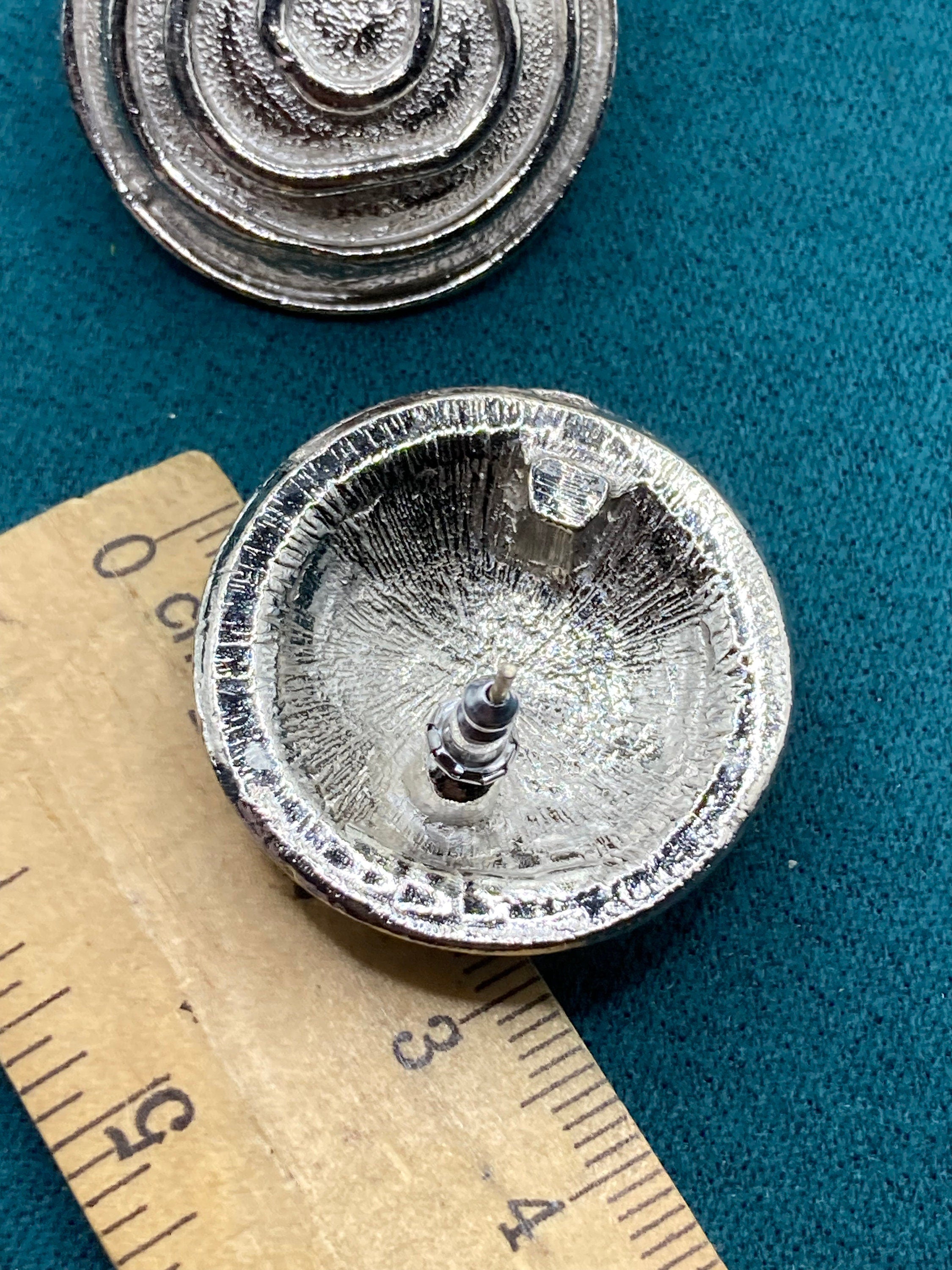 True vintage pristine oversized Matt silver Etruscan 3cm round disc button pierced stud earrings genuine period old shop stock