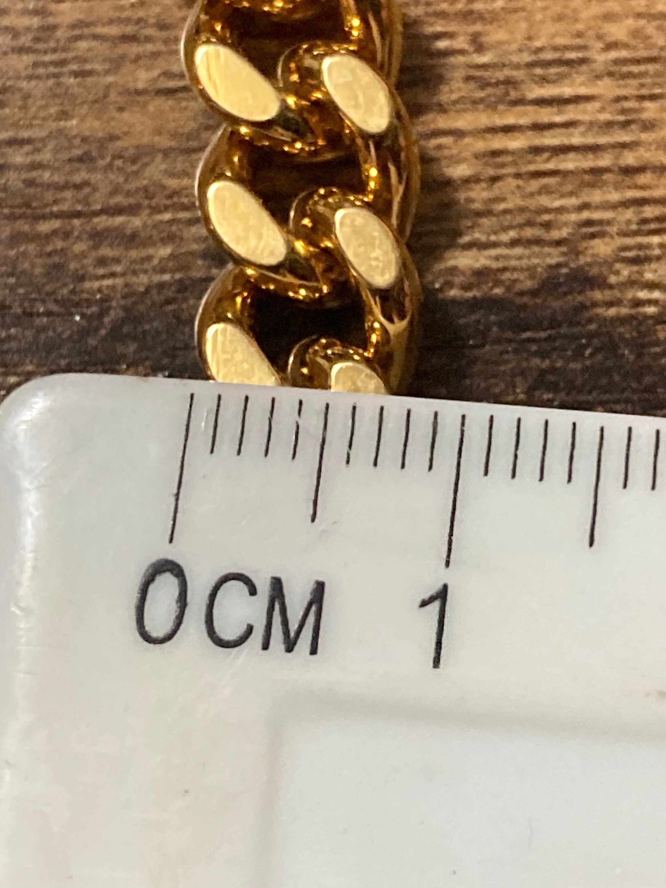 gold plated chunky 8mm wide flat curb link chain bracelet 19cm long