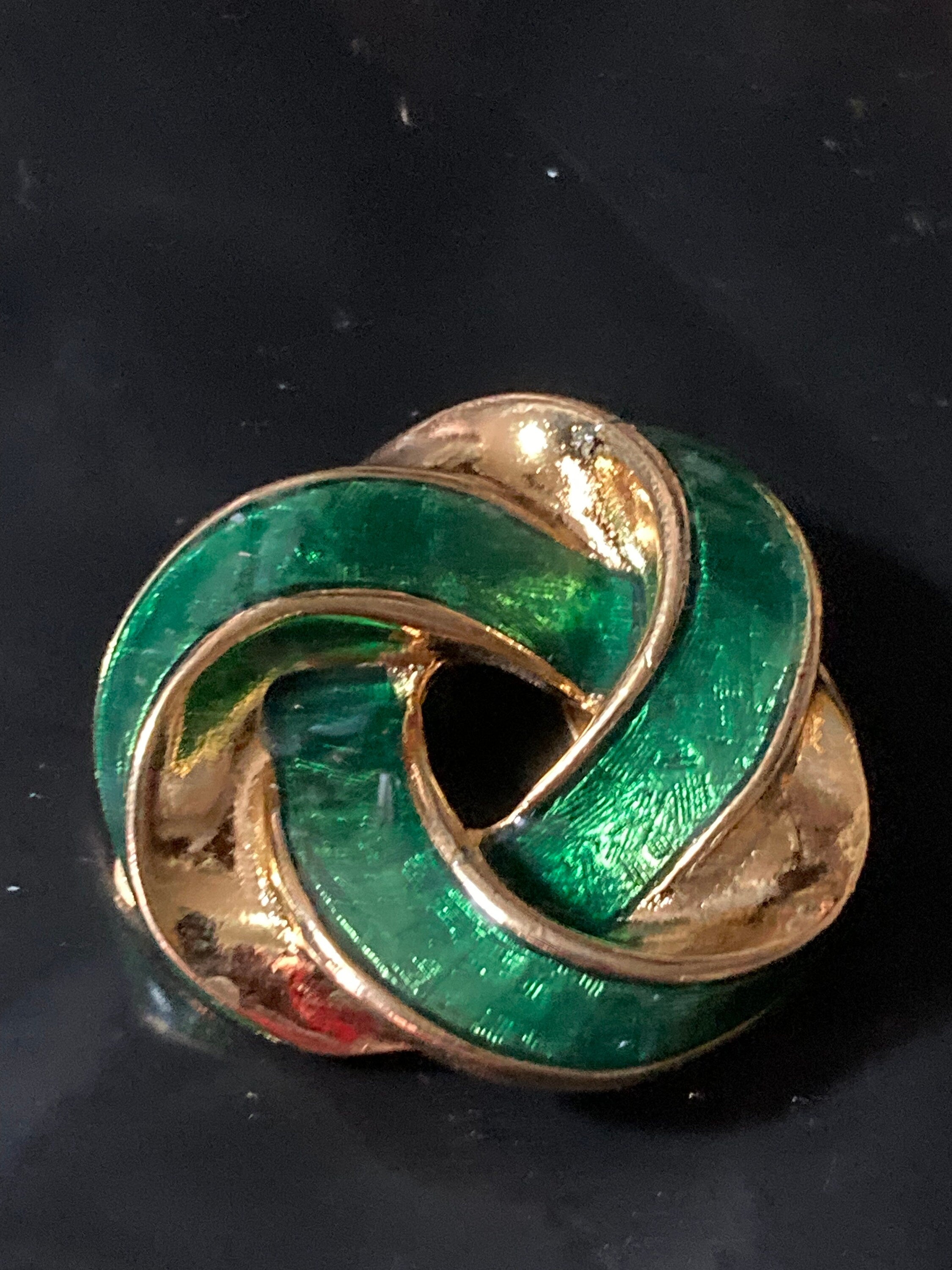 Vintage Gold Plated Scarf Clip: Green Enamel Eternal Knot