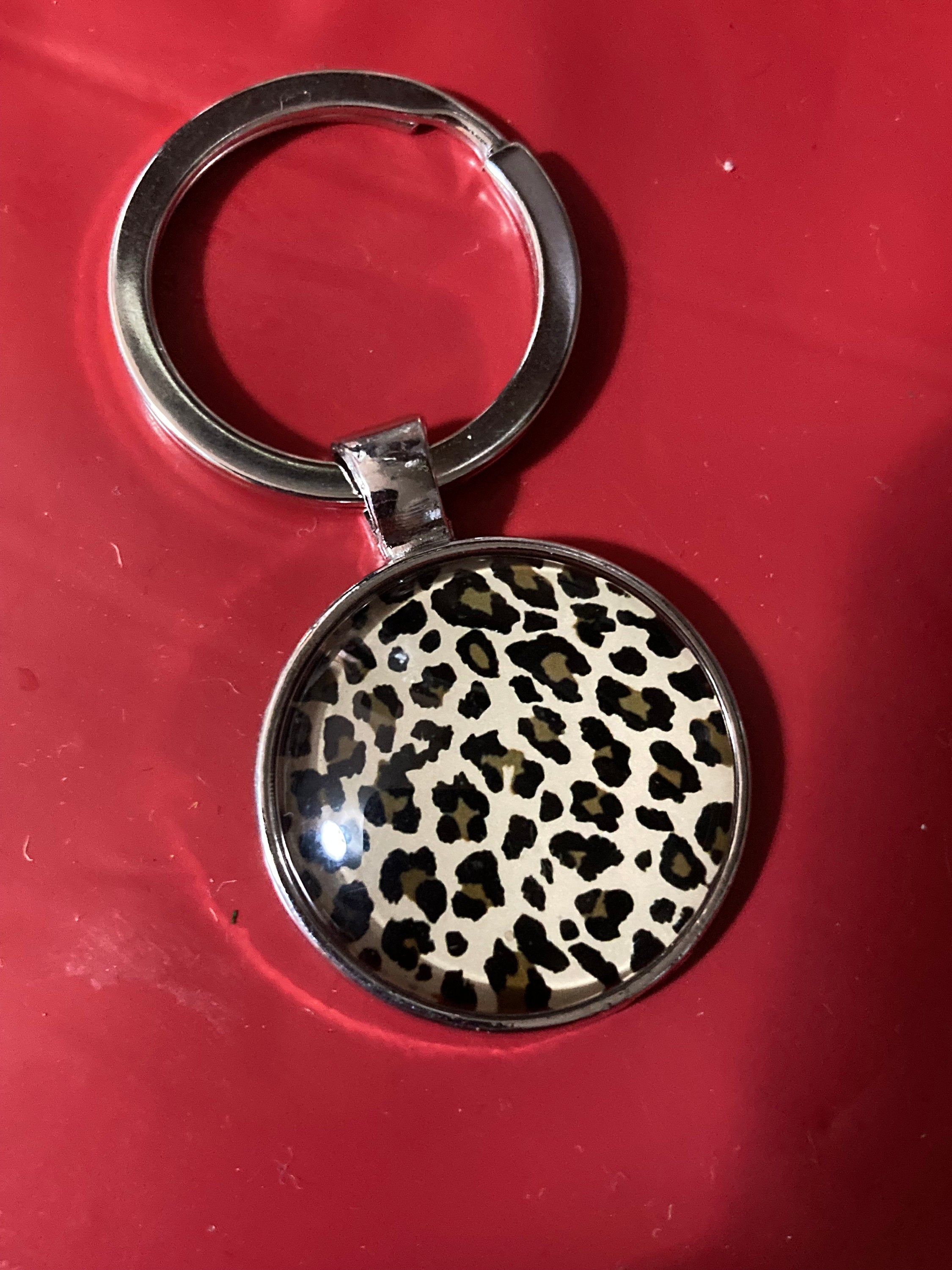 Design 2 brown leopard print keyring with 25mm glass cabochon