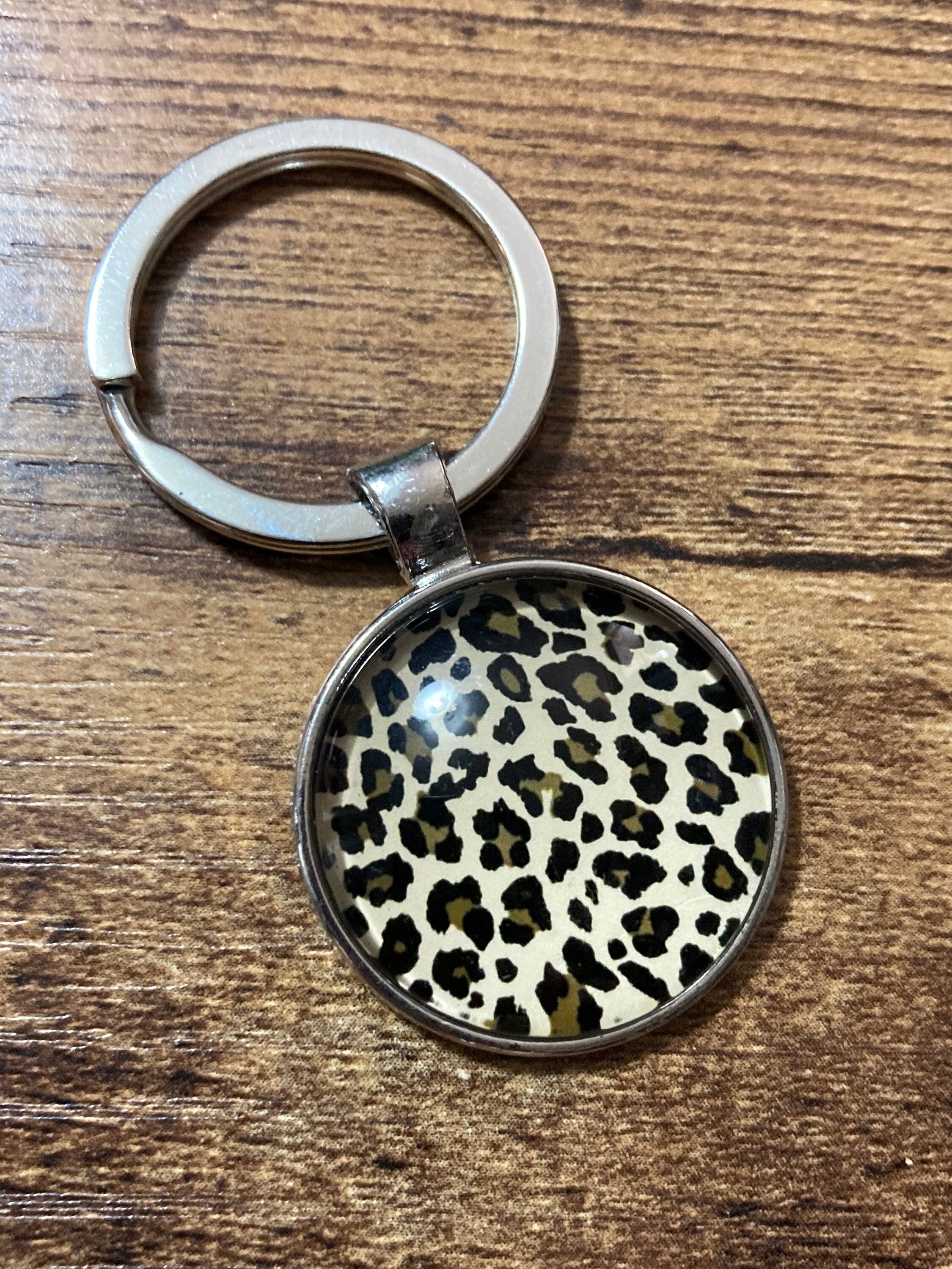 Design 2 brown leopard print keyring with 25mm glass cabochon