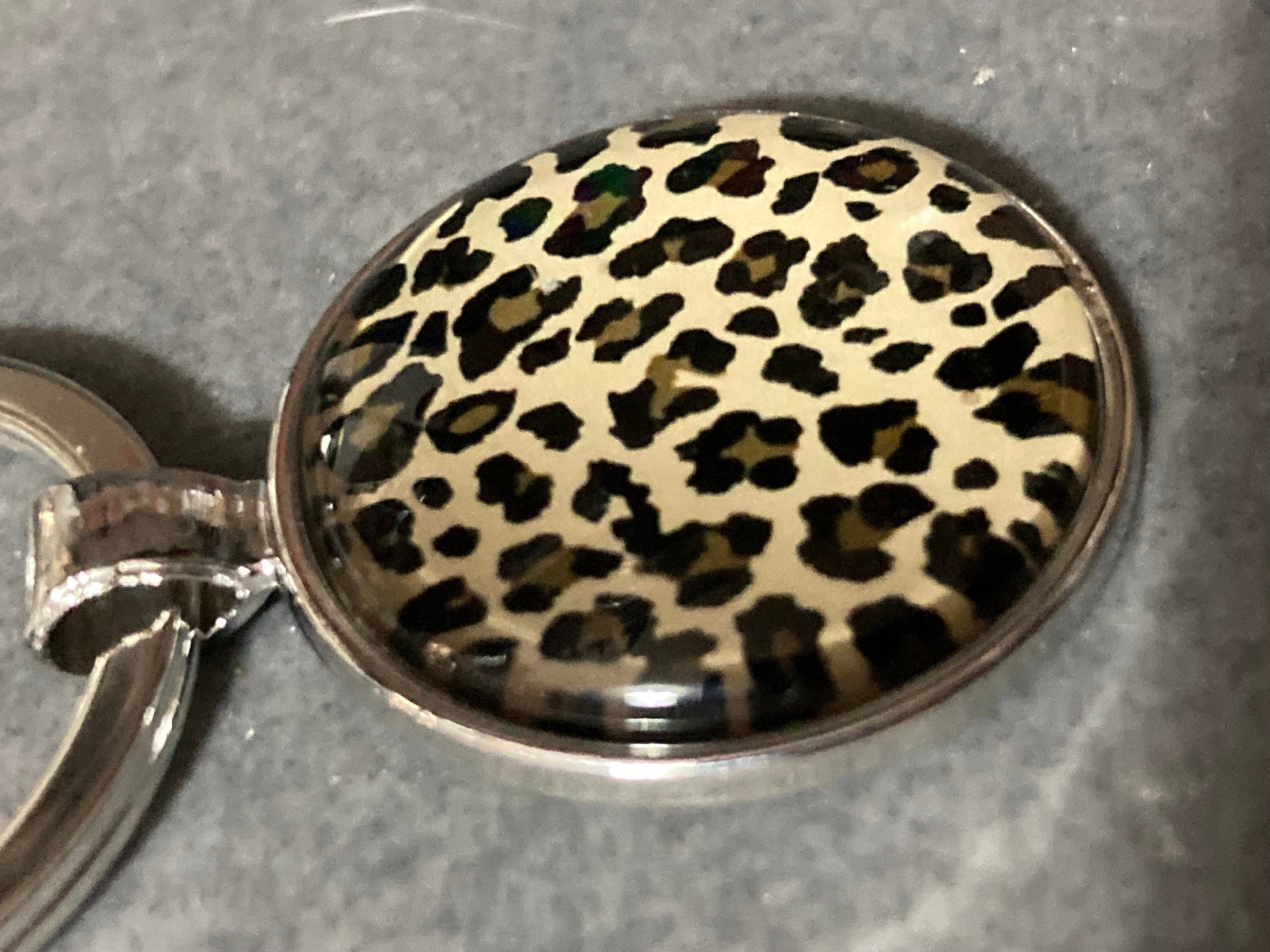 Design 2 brown leopard print keyring with 25mm glass cabochon