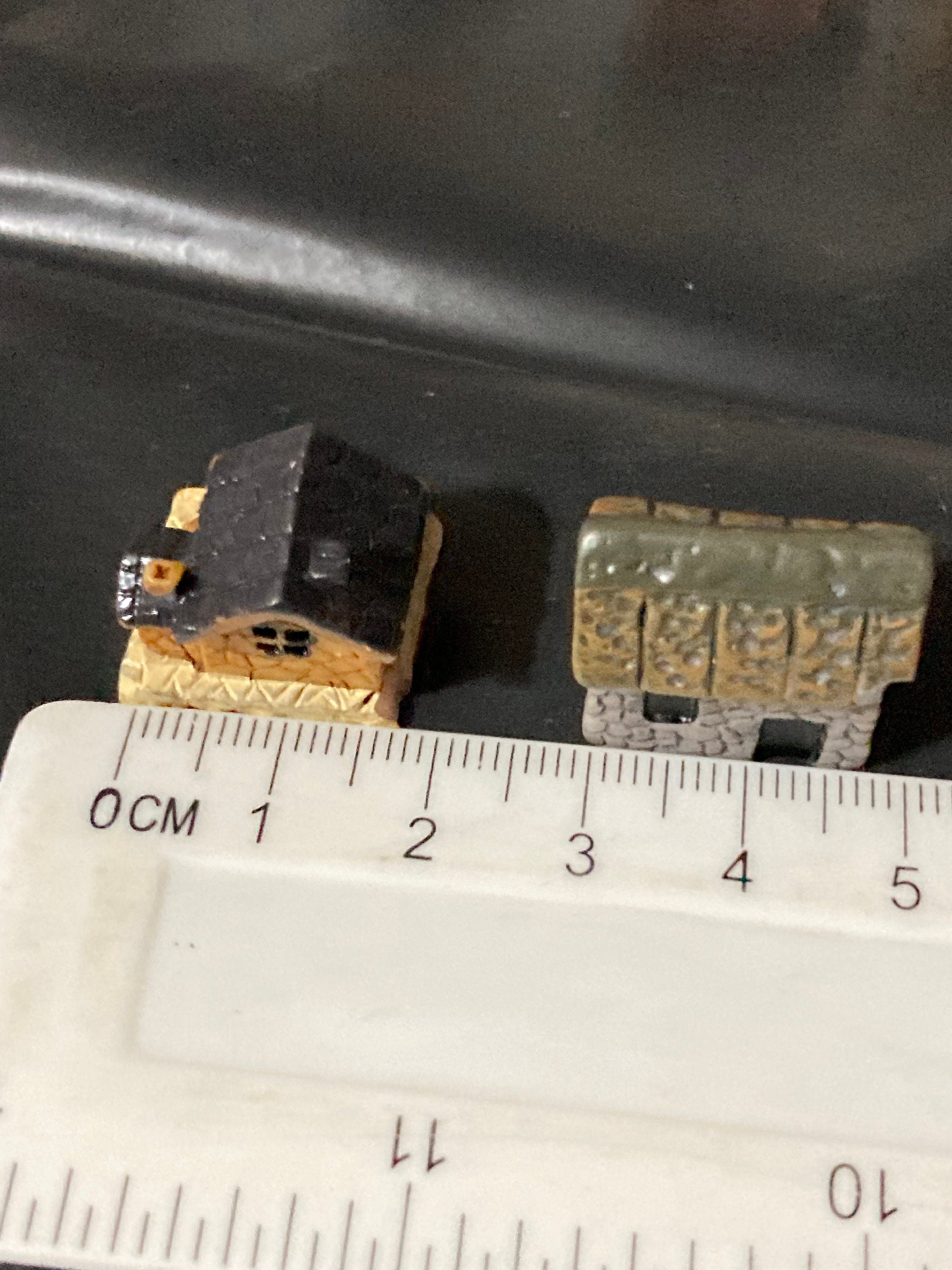 set of 4 miniature plastic Cottages houses cake toppers micro scenery