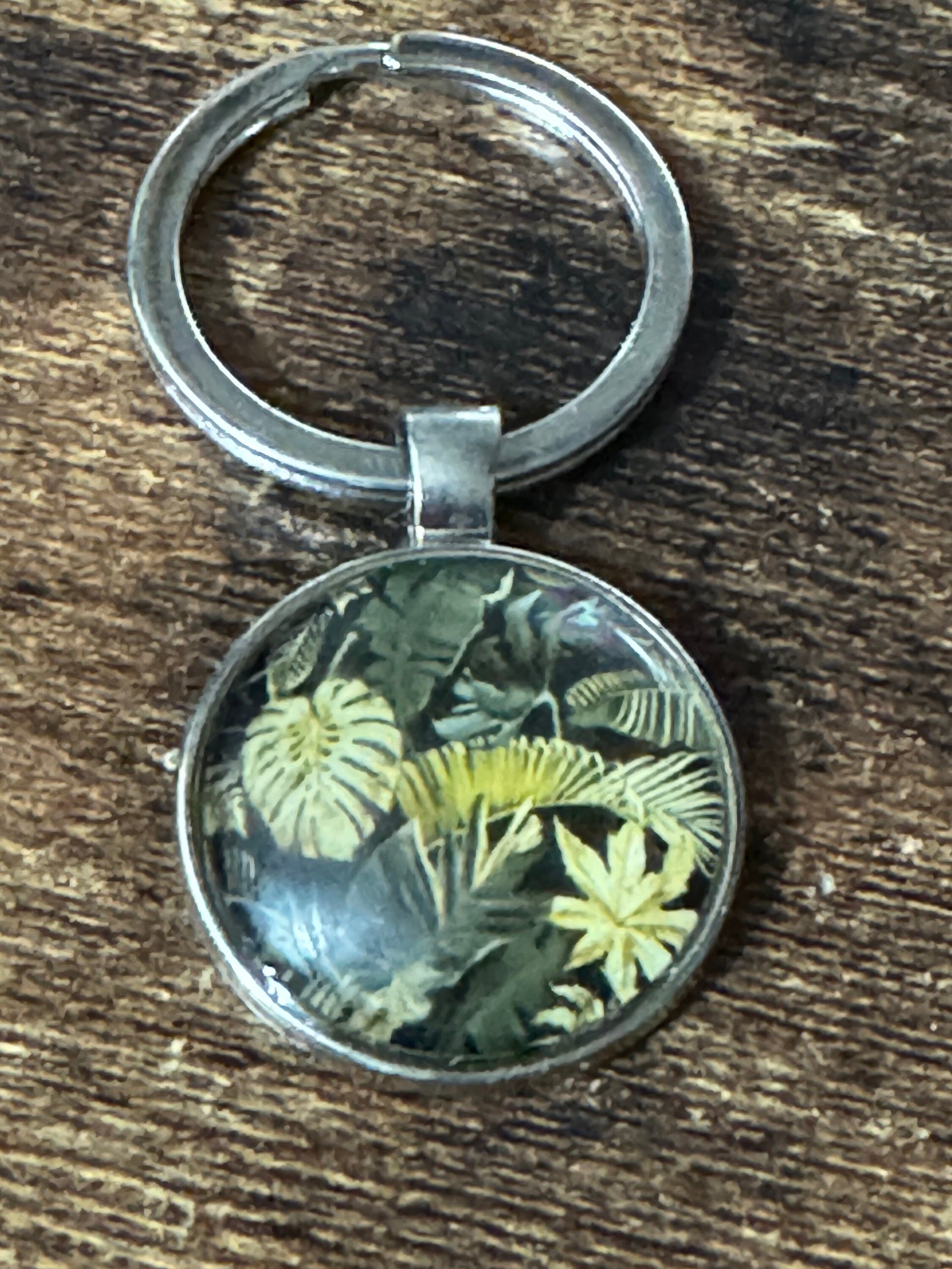 Handmade tropical black gold palm tree leaves silver tone keyring with 25mm glass cabochon