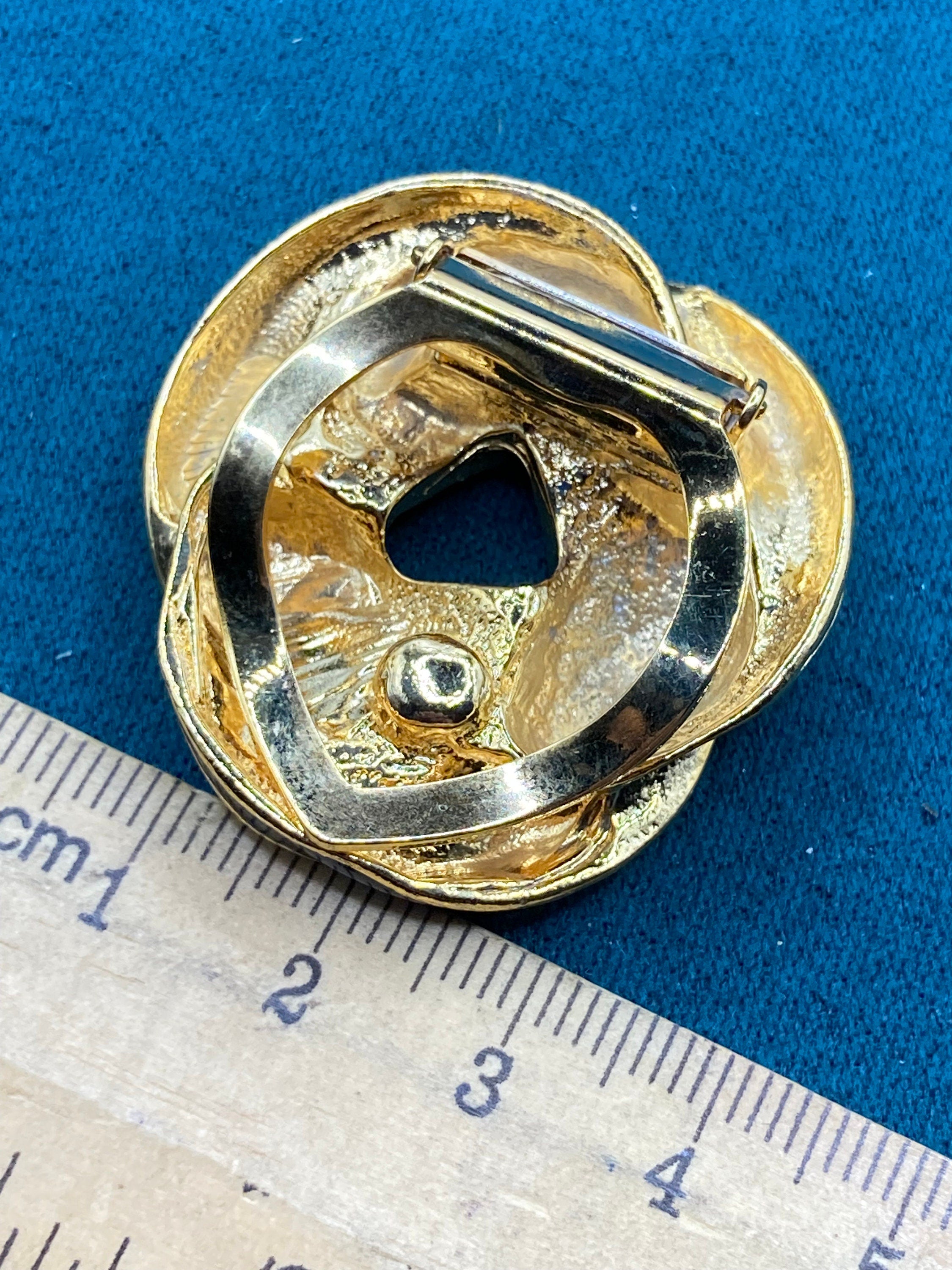 Vintage Gold Plated Scarf Clip: Green Enamel Eternal Knot