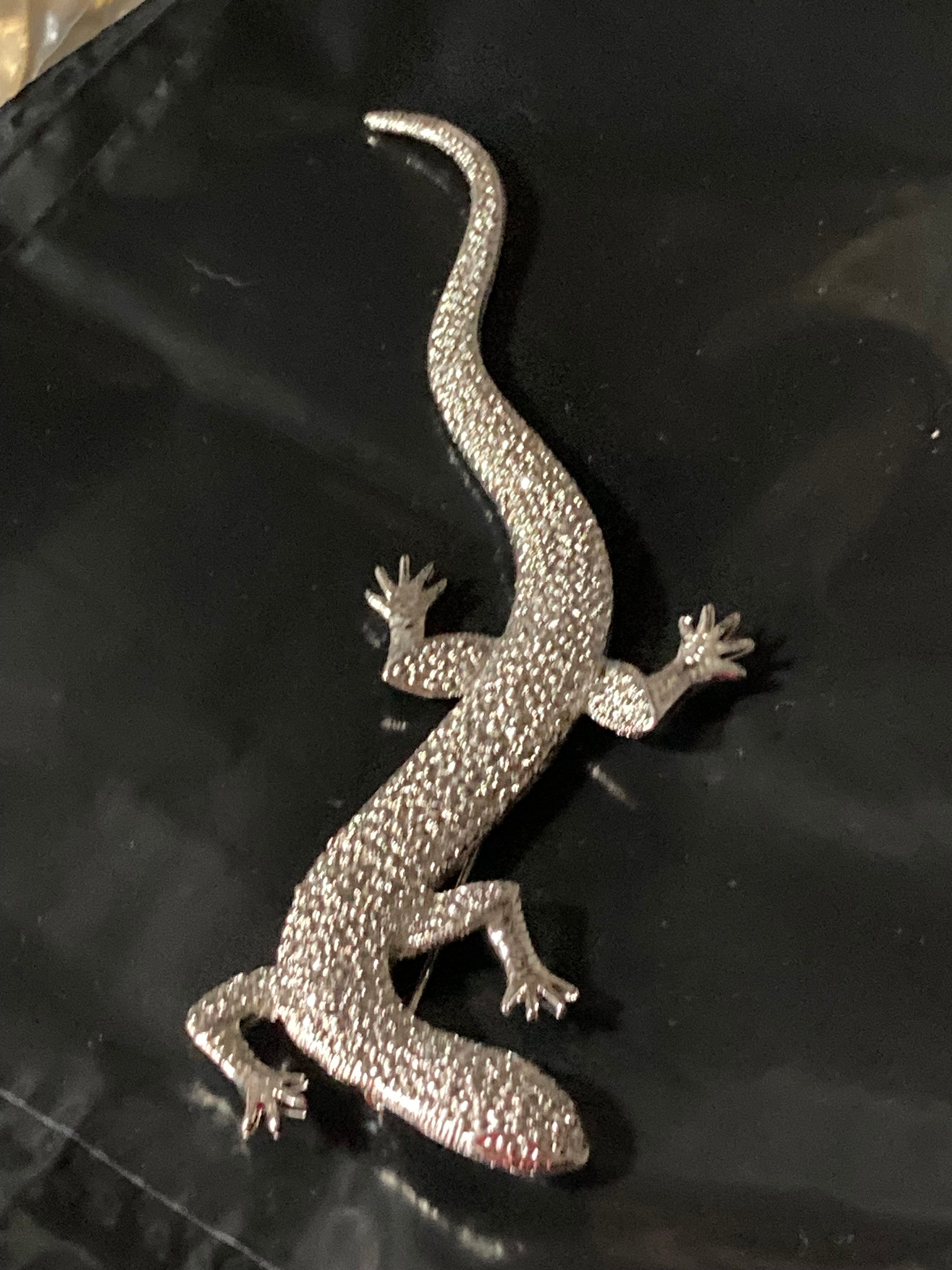 Vintage 15cm large silver tone lizard brooch for a coat reptile