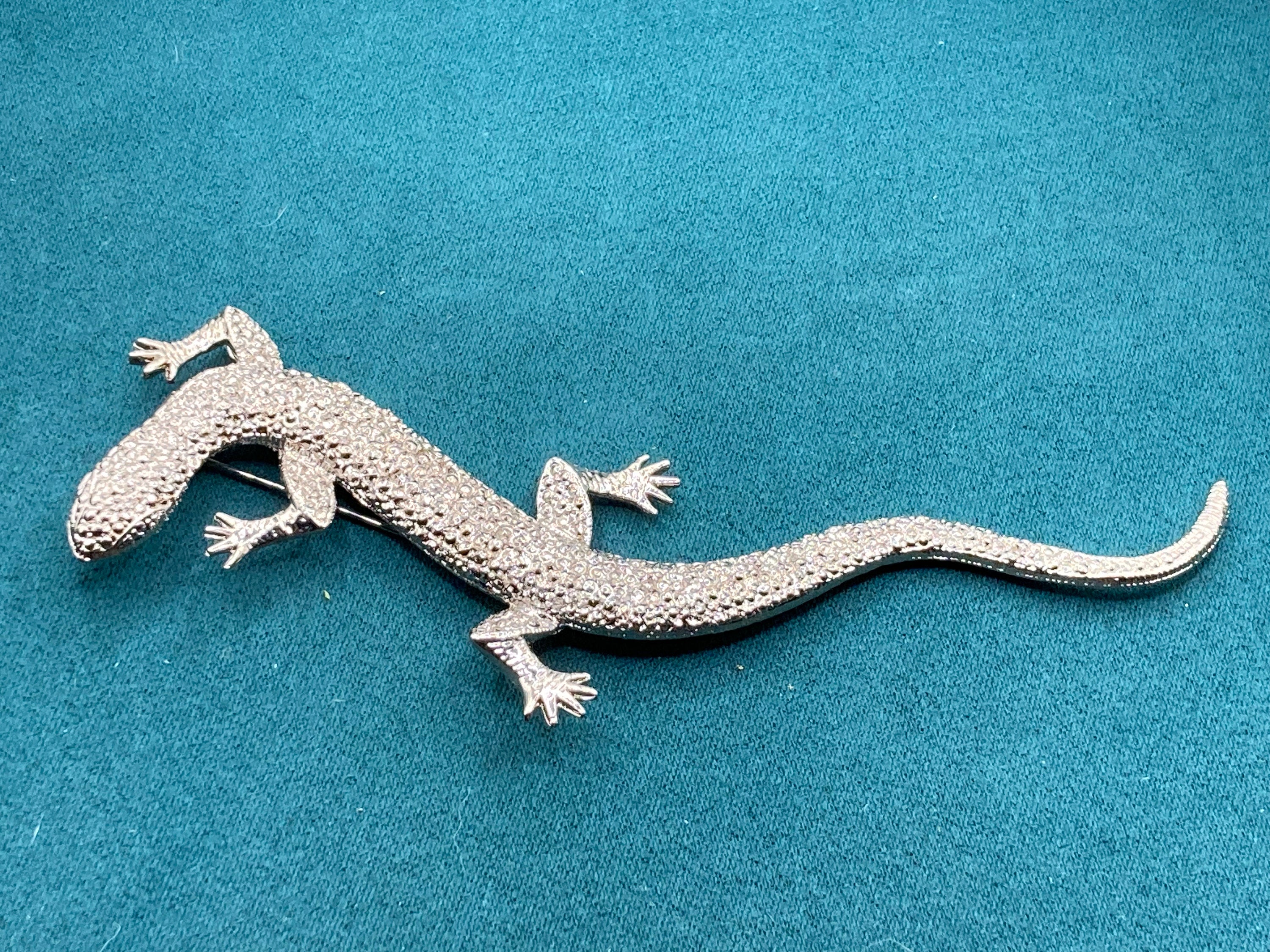 Vintage 15cm large silver tone lizard brooch for a coat reptile