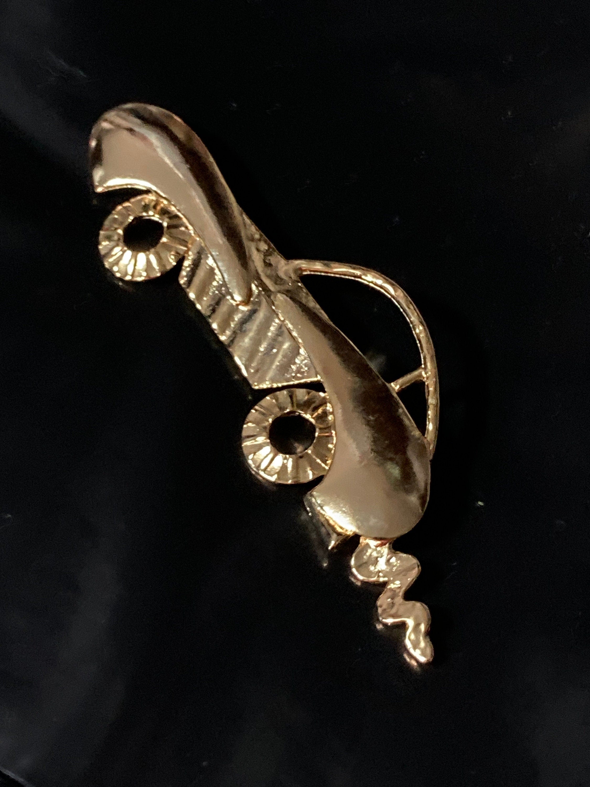 vintage 11cm oversized classic car brooch, gold tone 80s