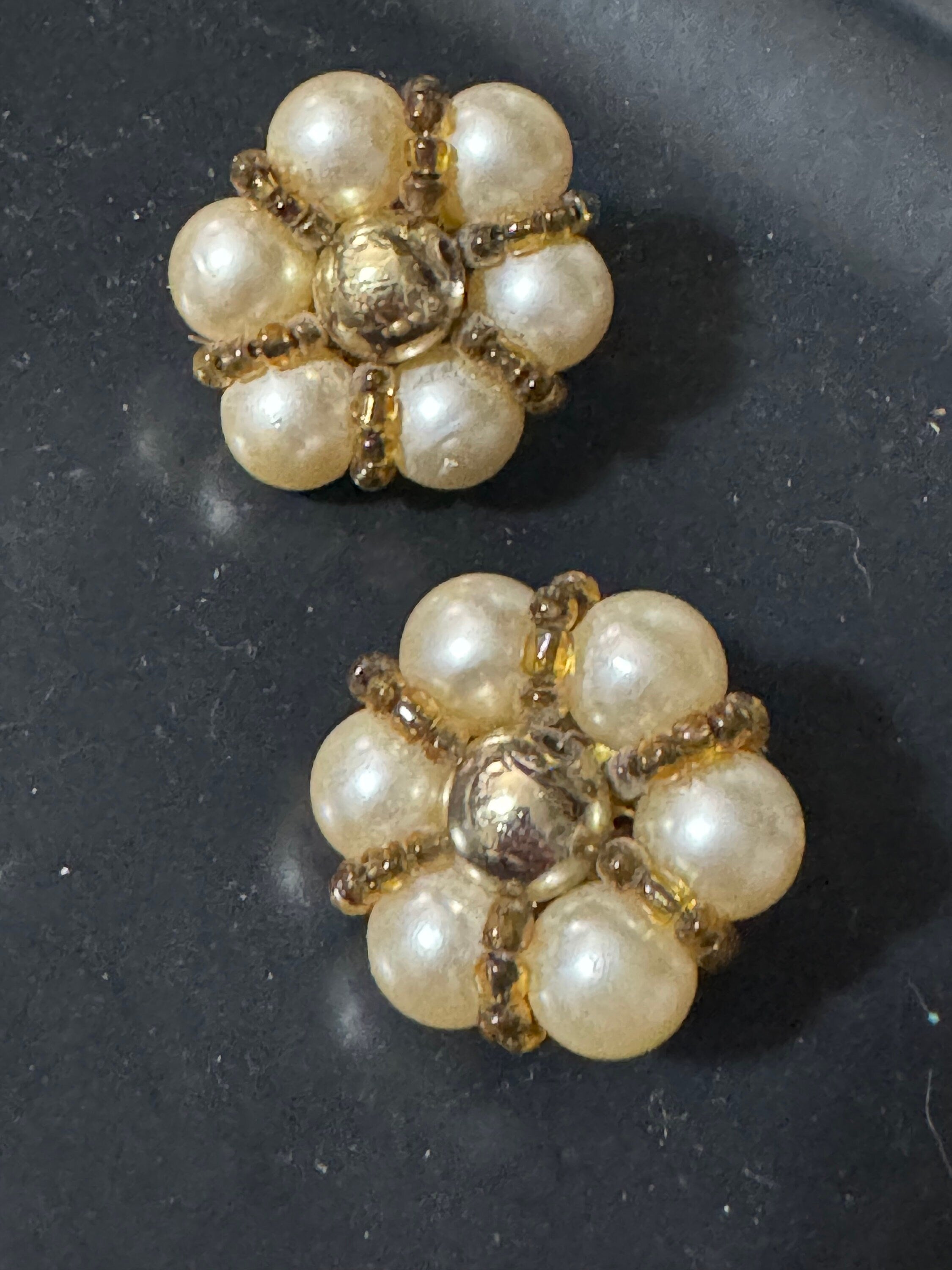 Vintage 1960s Pearl Cluster Clip On Earrings