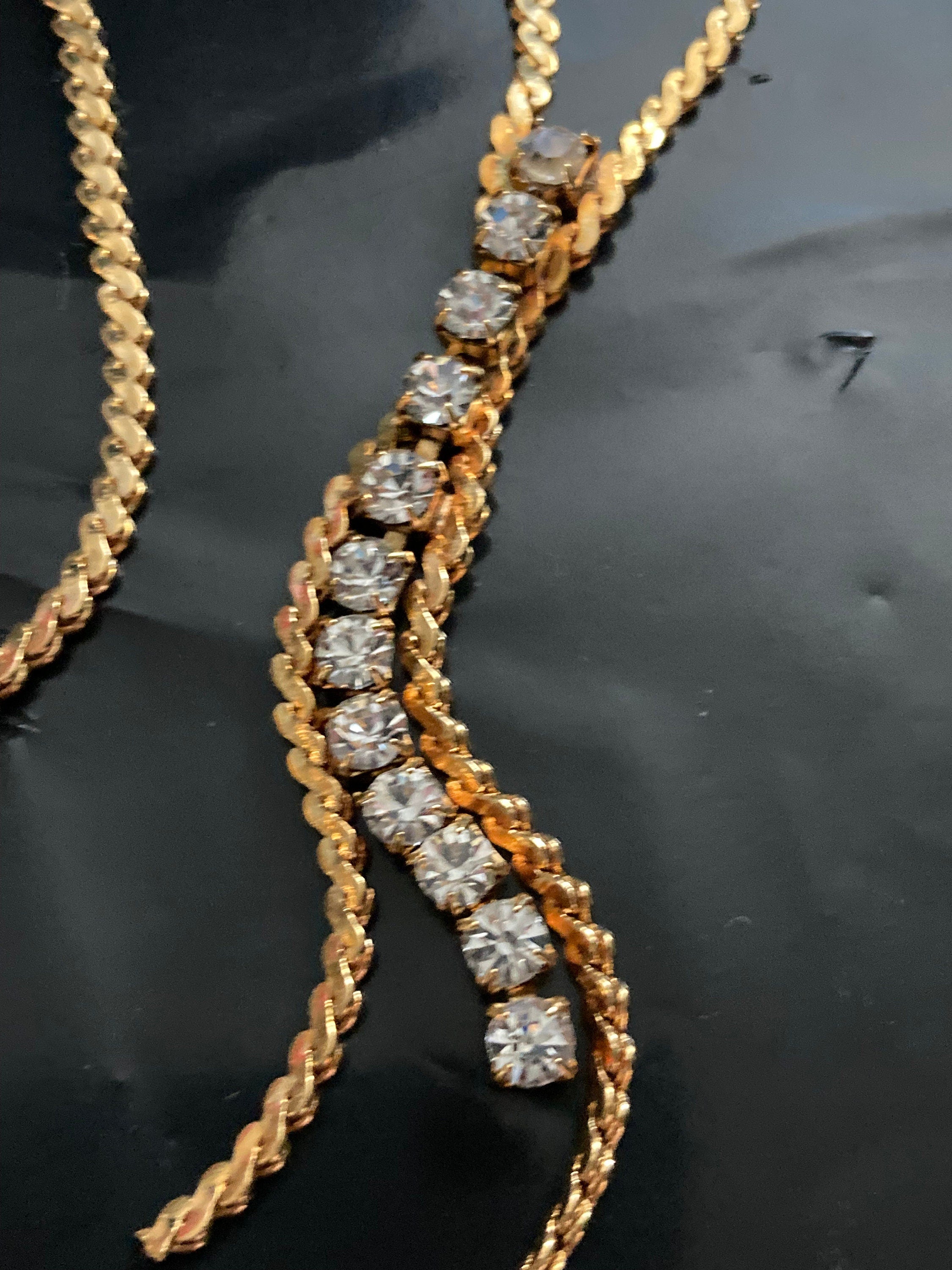 Vintage 1970s gold plated serpentine chain crystal drop necklace