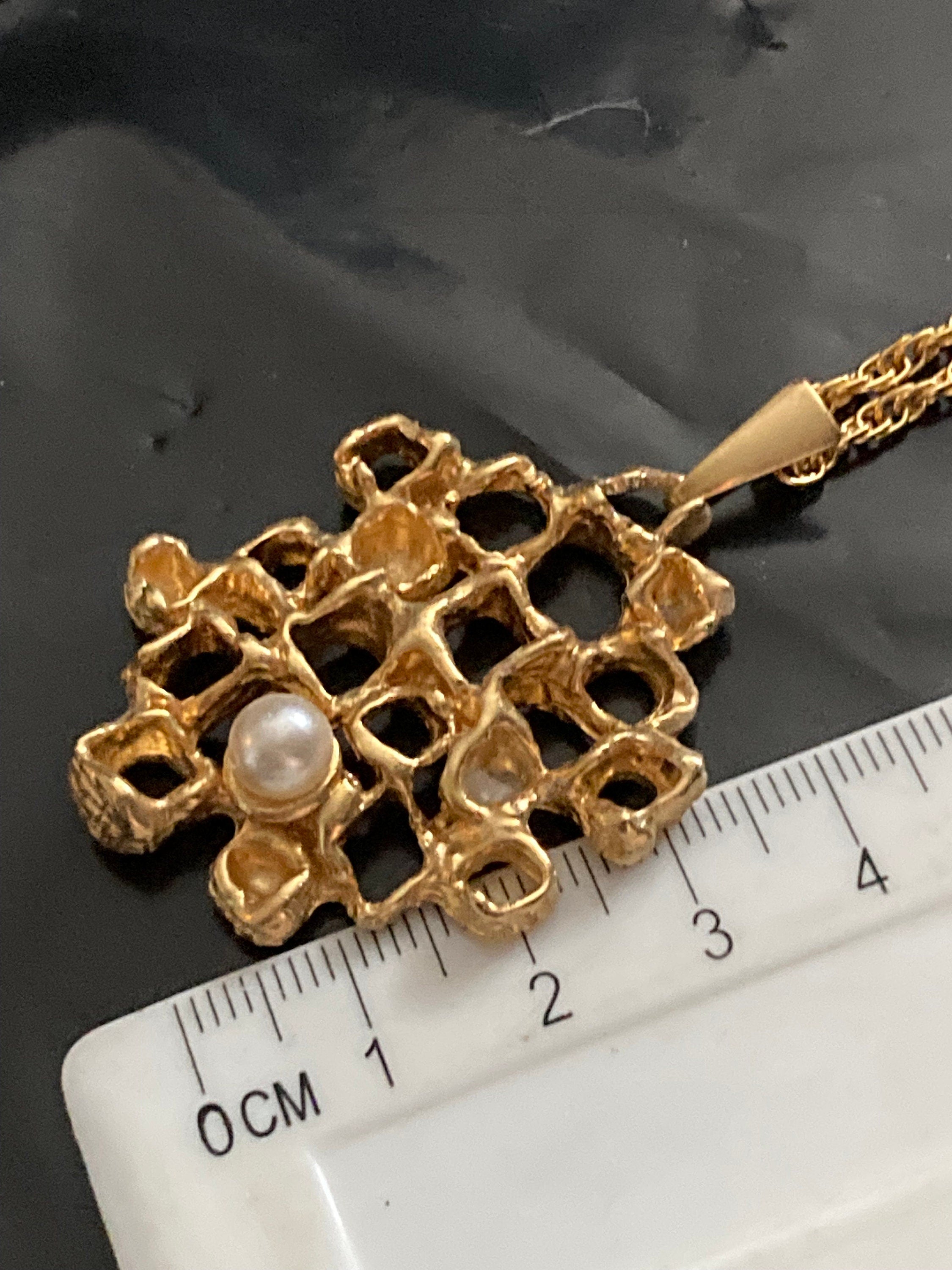 70cm long 1970s brutalist gold plated modernist faux pearl pendant necklace