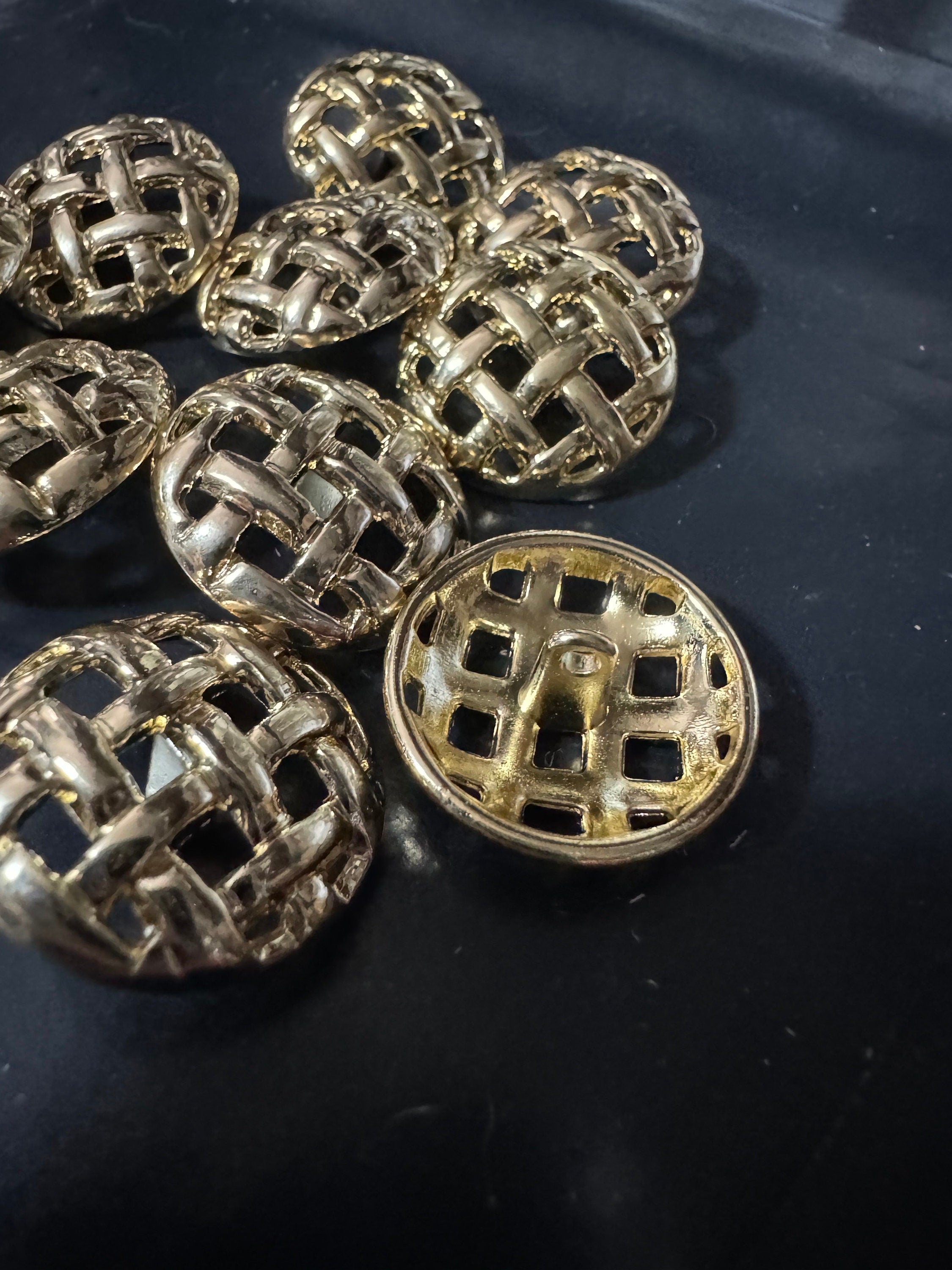 10 x 23mm gold tone round basket weave woven buttons