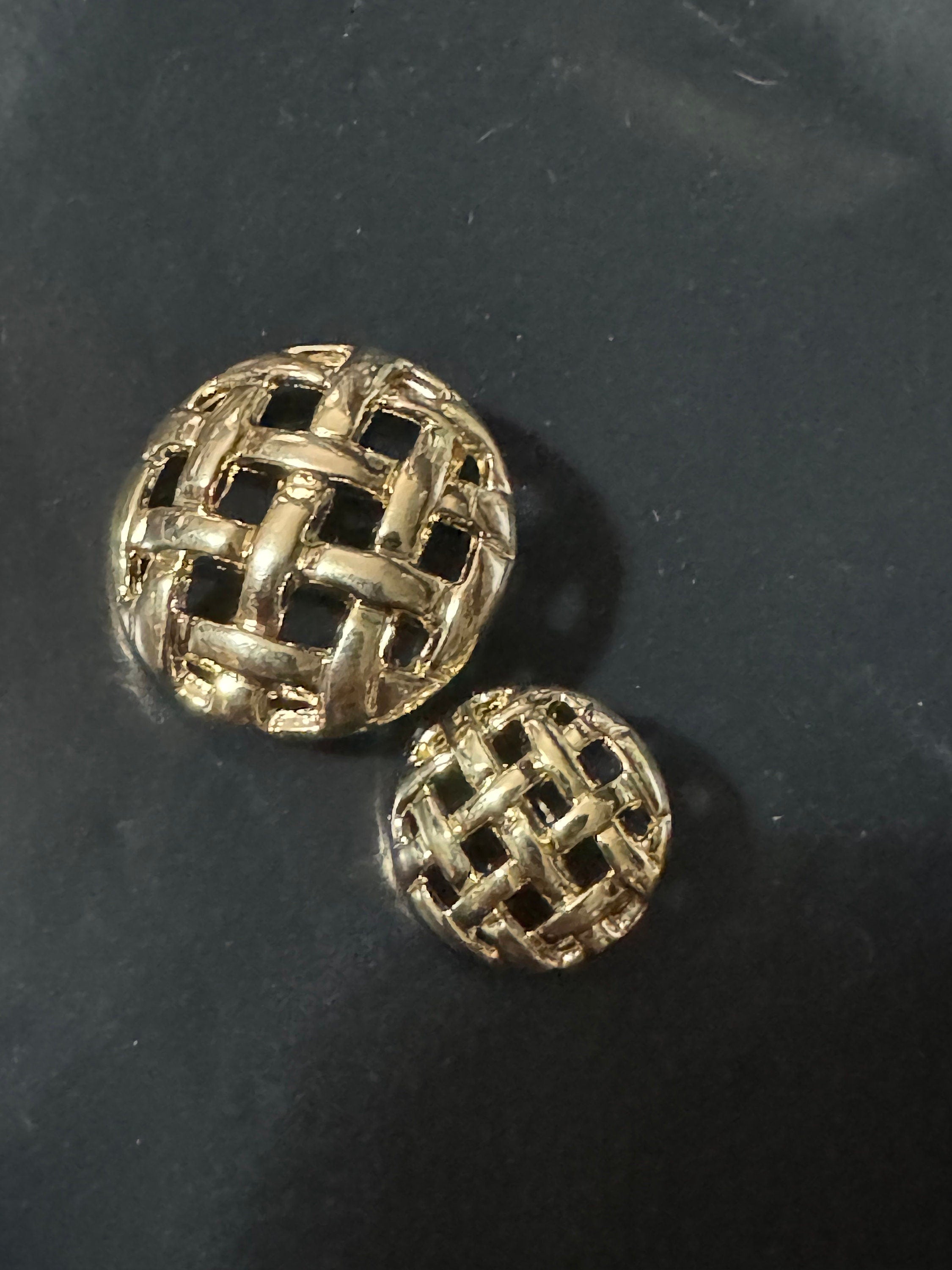 10 x 23mm gold tone round basket weave woven buttons
