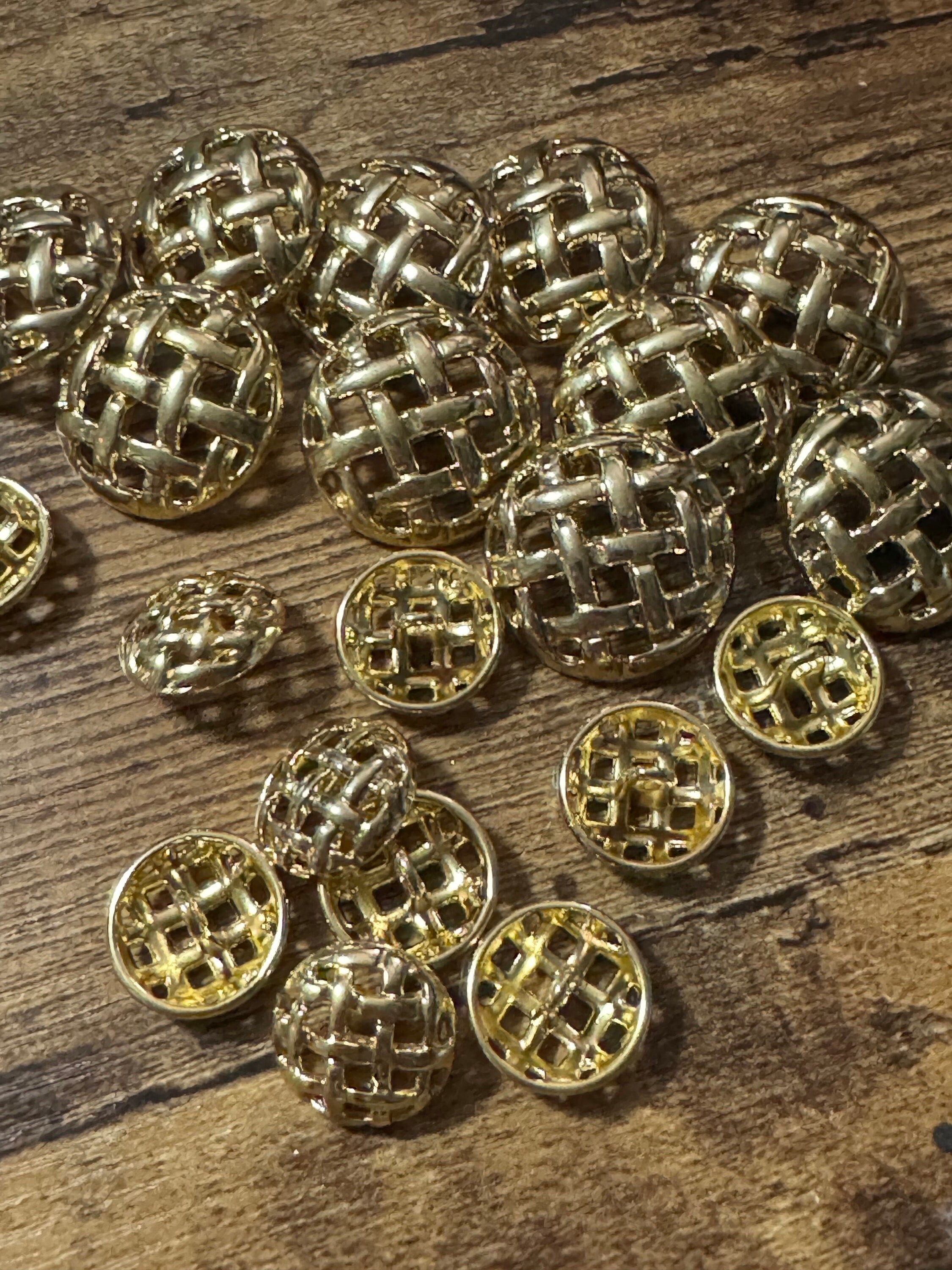 10 x 23mm gold tone round basket weave woven buttons
