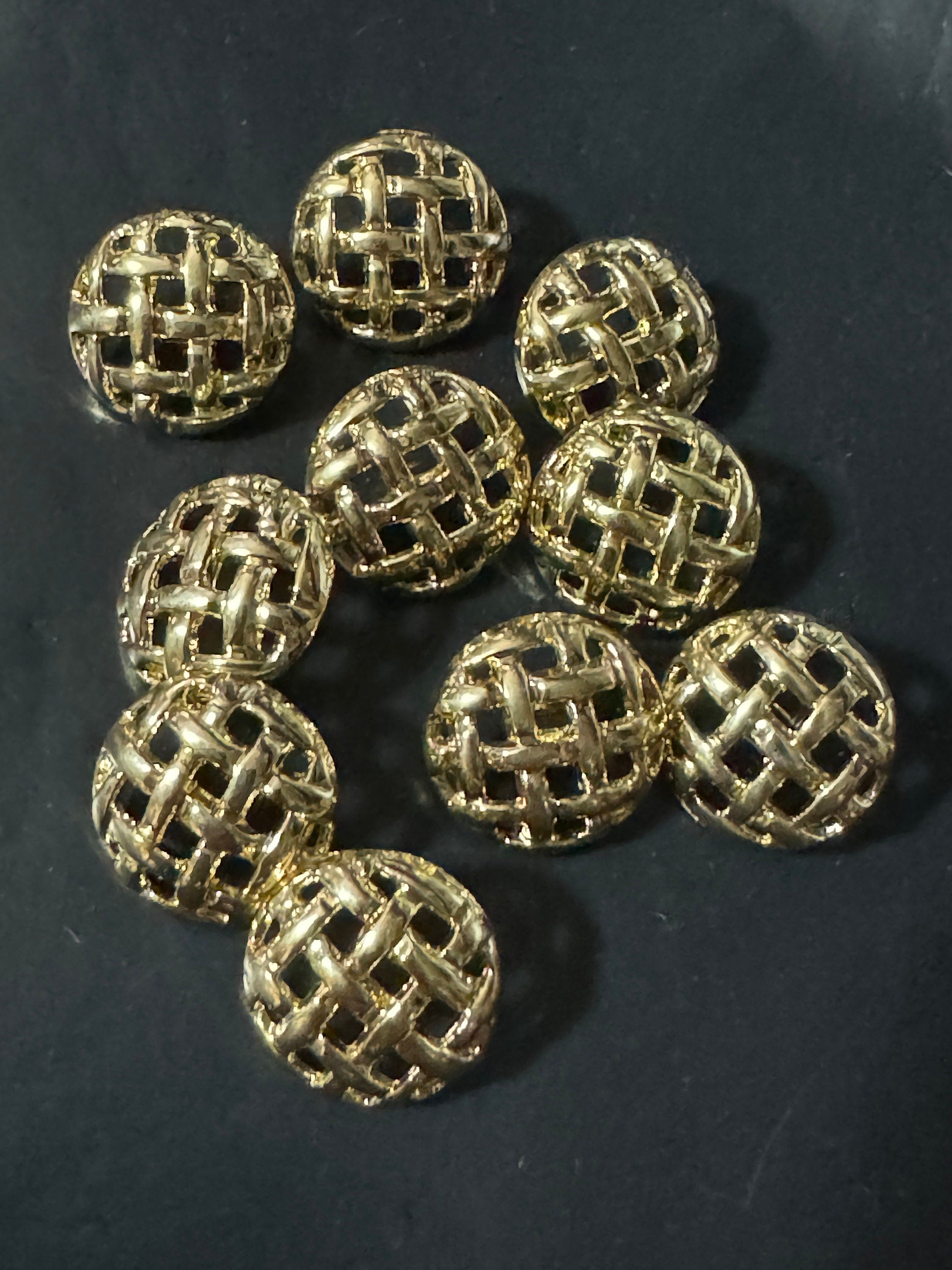 10 x 15mm small gold tone metal round basket weave woven buttons