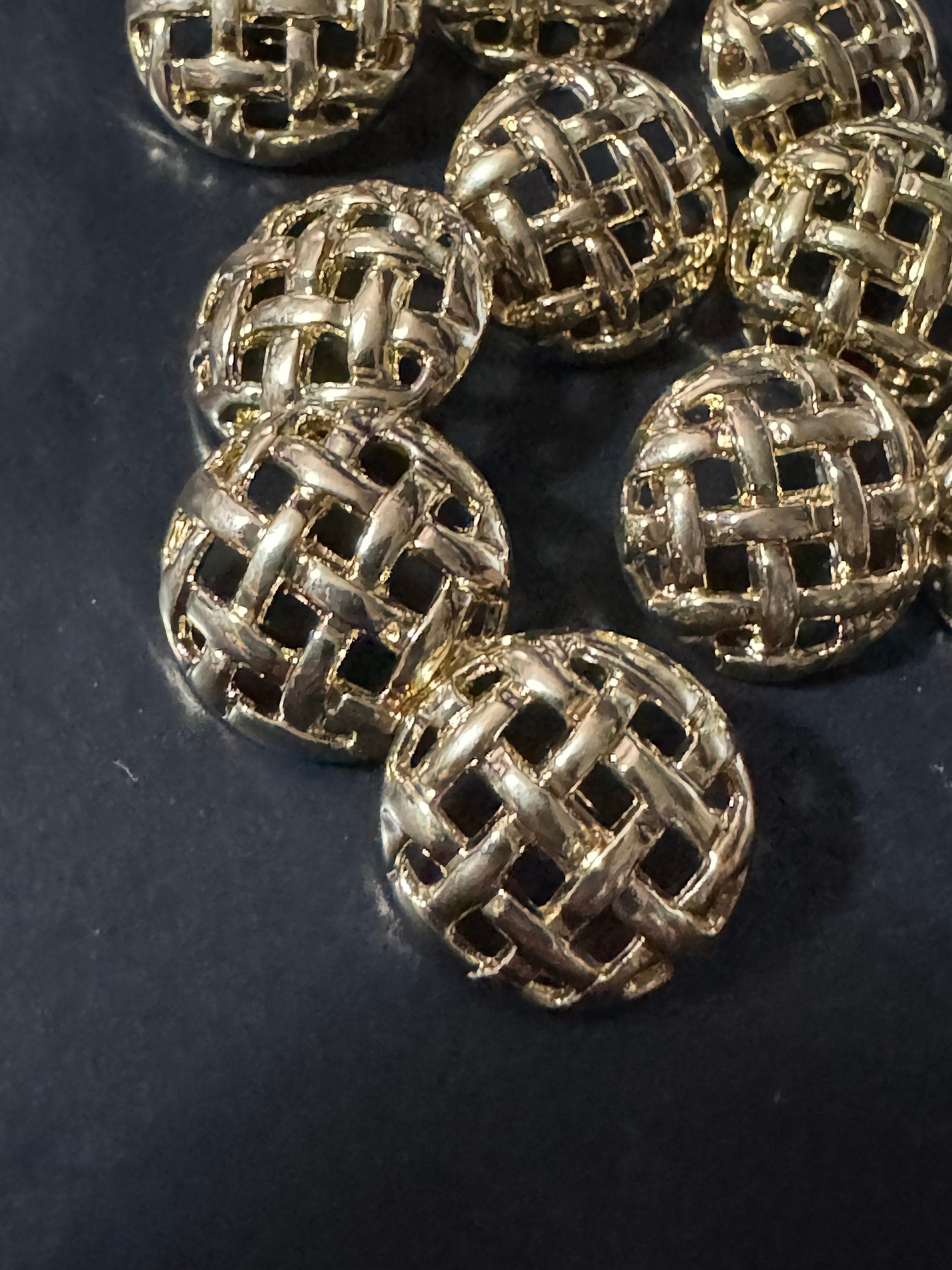 10 x 15mm small gold tone metal round basket weave woven buttons