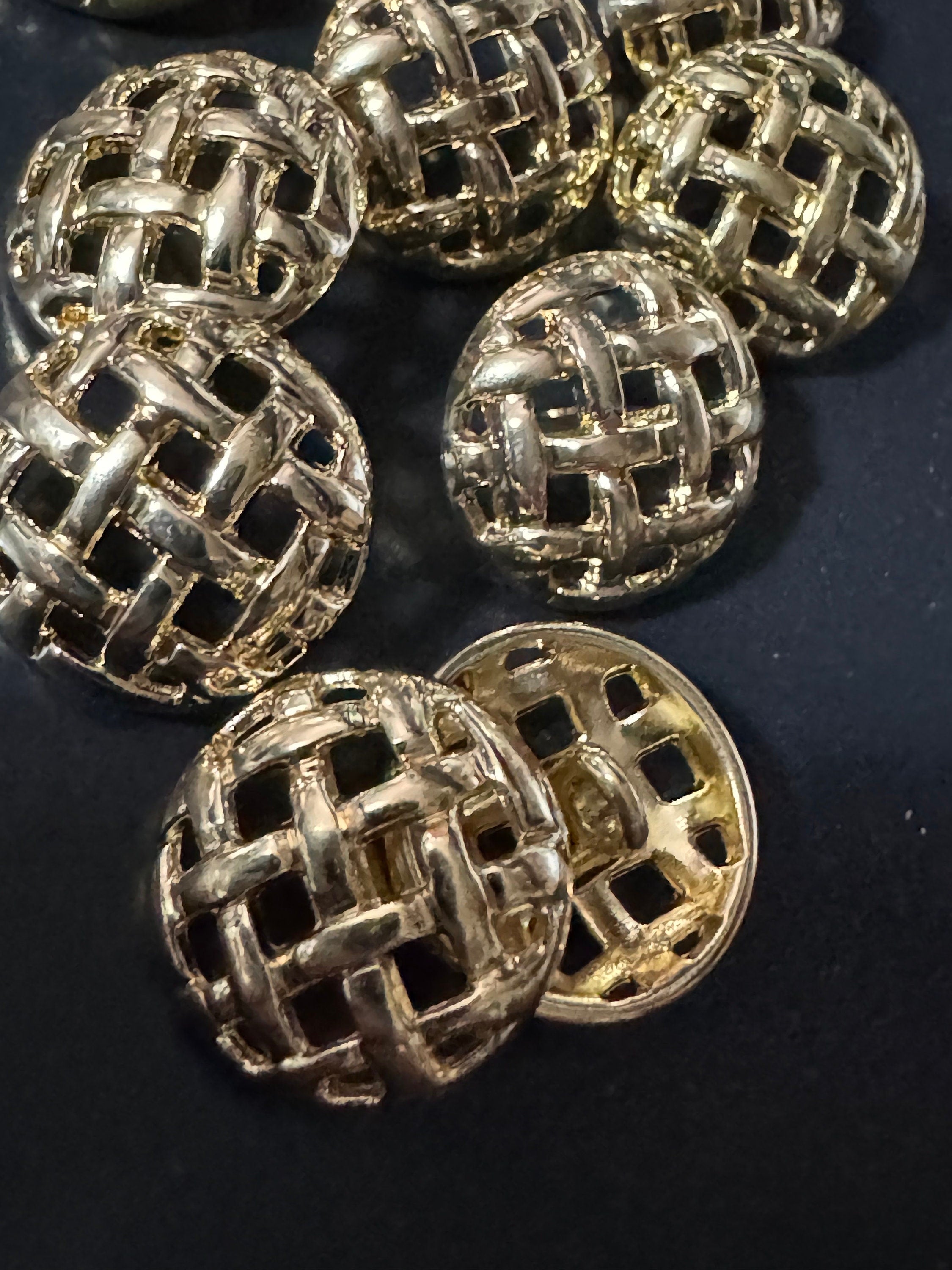 10 x 15mm small gold tone metal round basket weave woven buttons