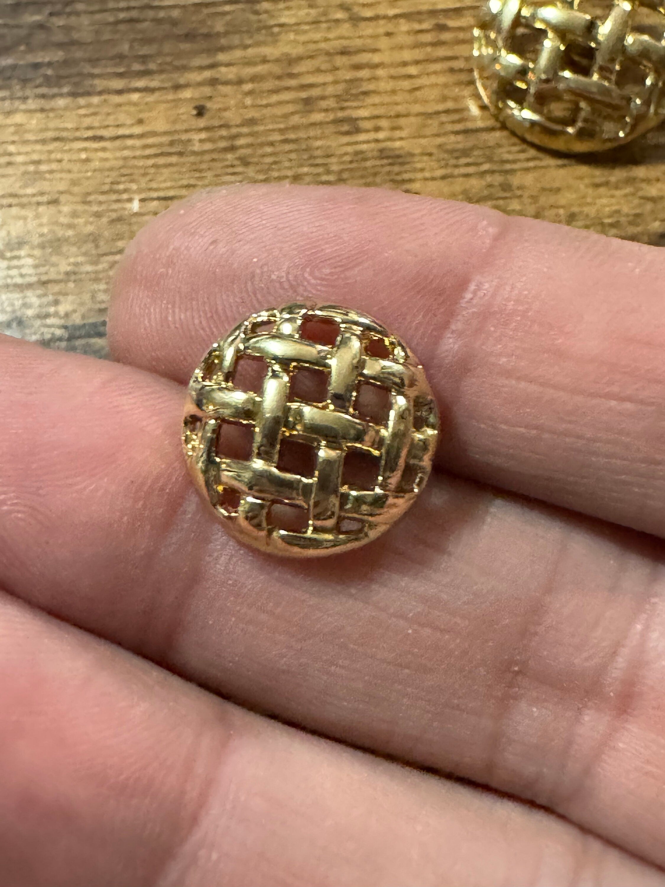 10 x 15mm small gold tone metal round basket weave woven buttons