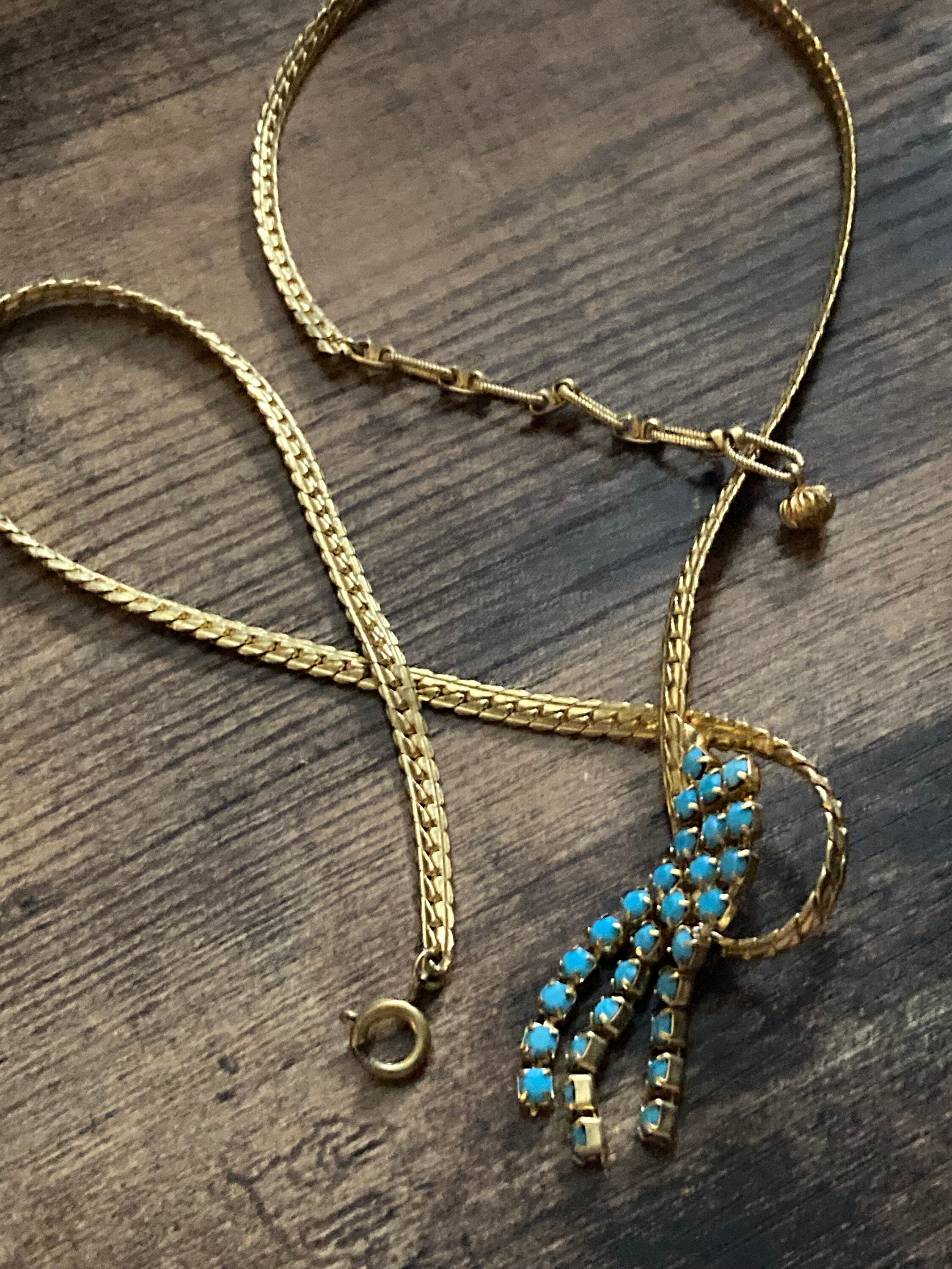 Vintage gold tone mesh lariat drop necklace with turquoise glass paste stones