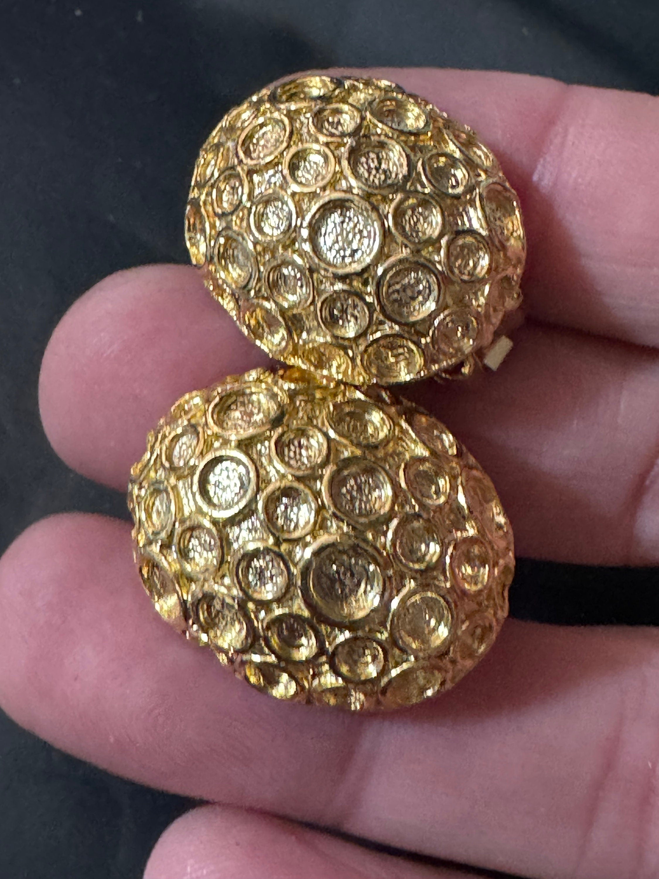 1970s modernist brutalist gold tone Oval textured clip on stud earrings